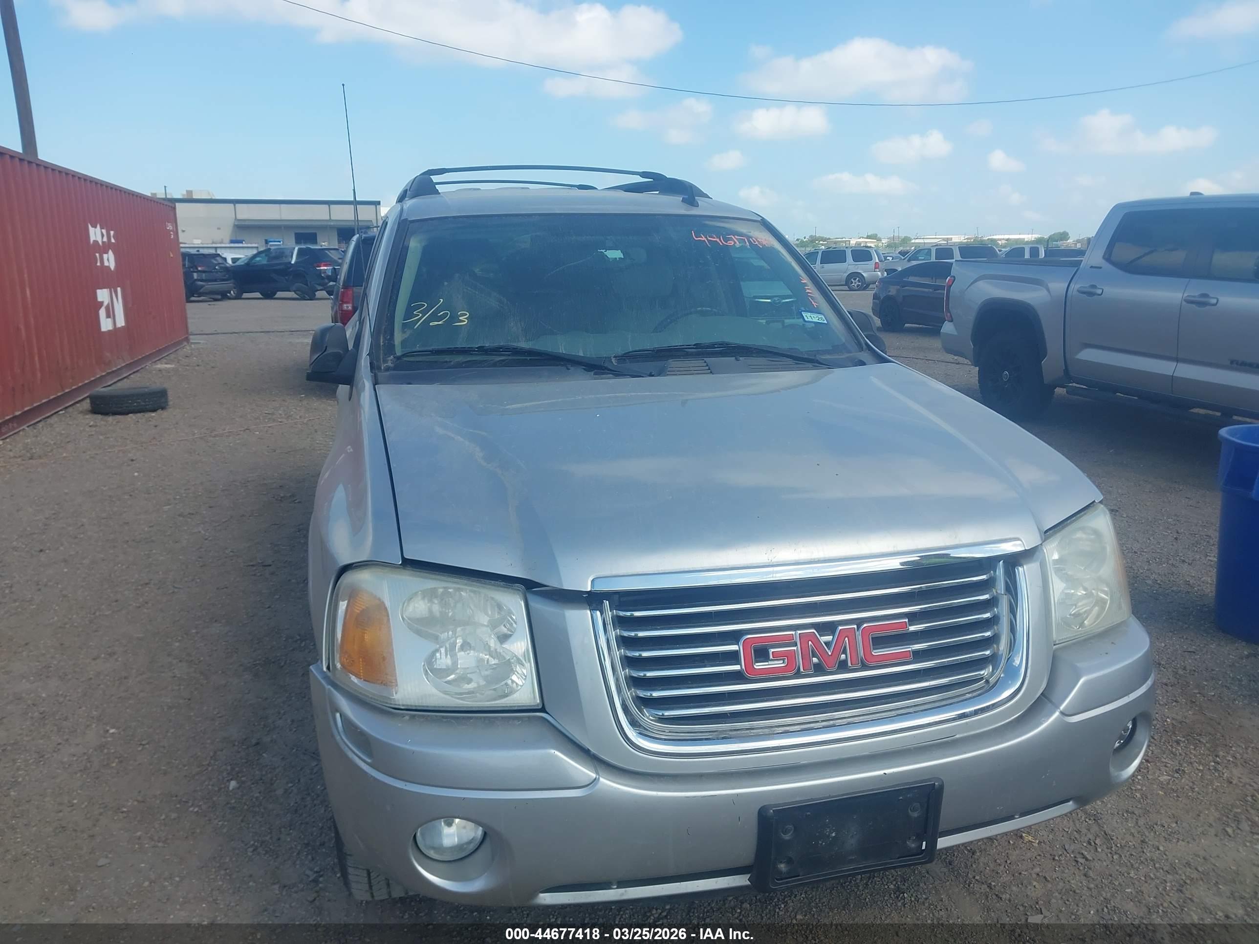 GMC ENVOY image 6