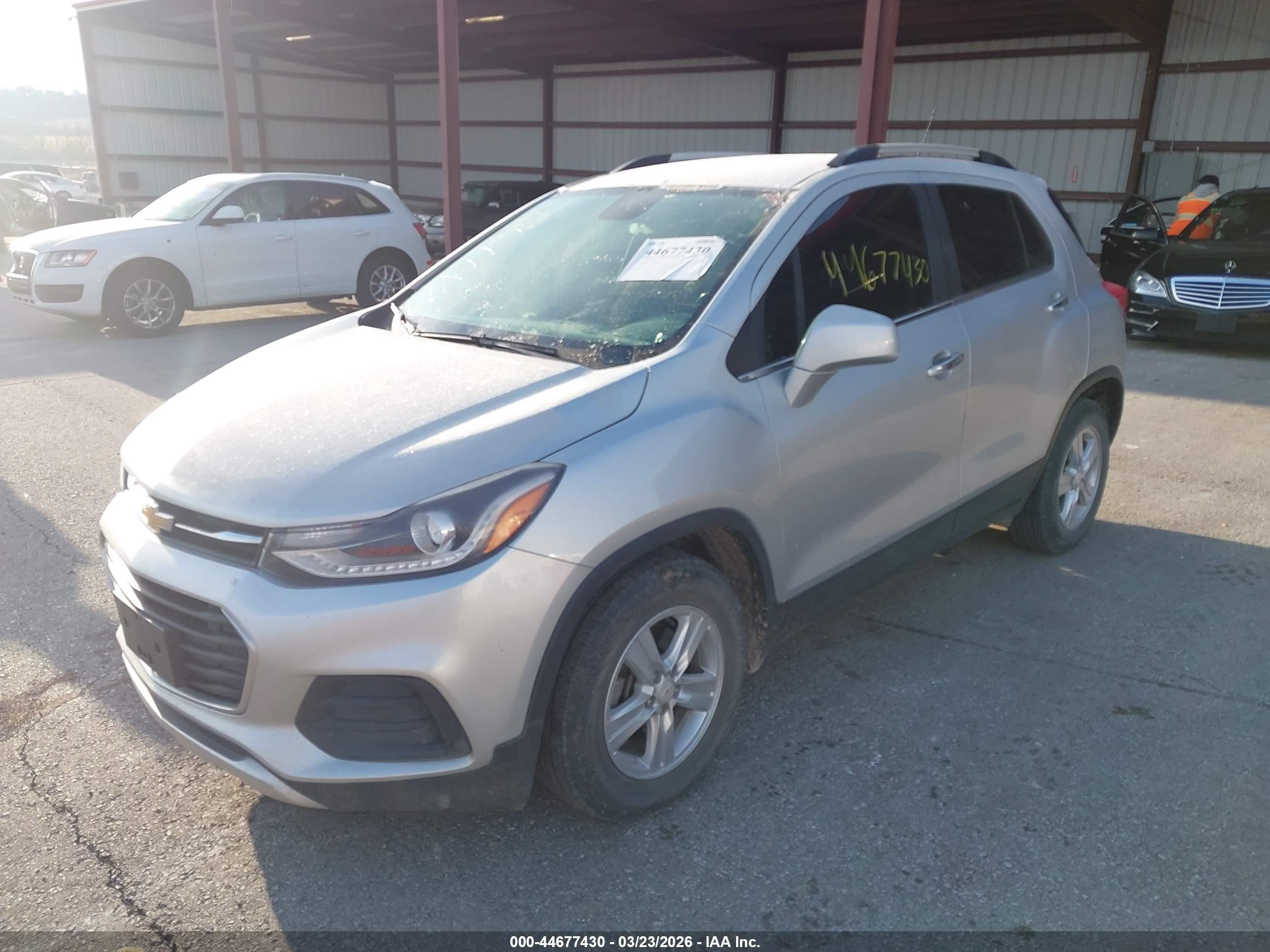 CHEVROLET TRAX image 2