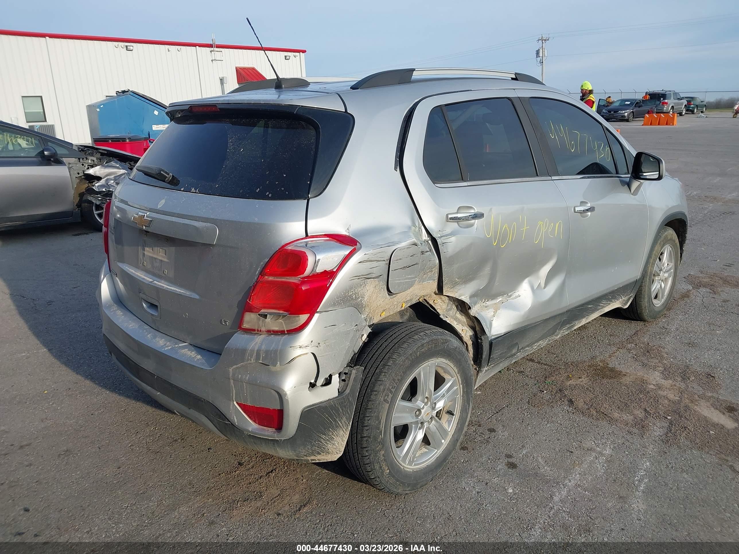 CHEVROLET TRAX image 4