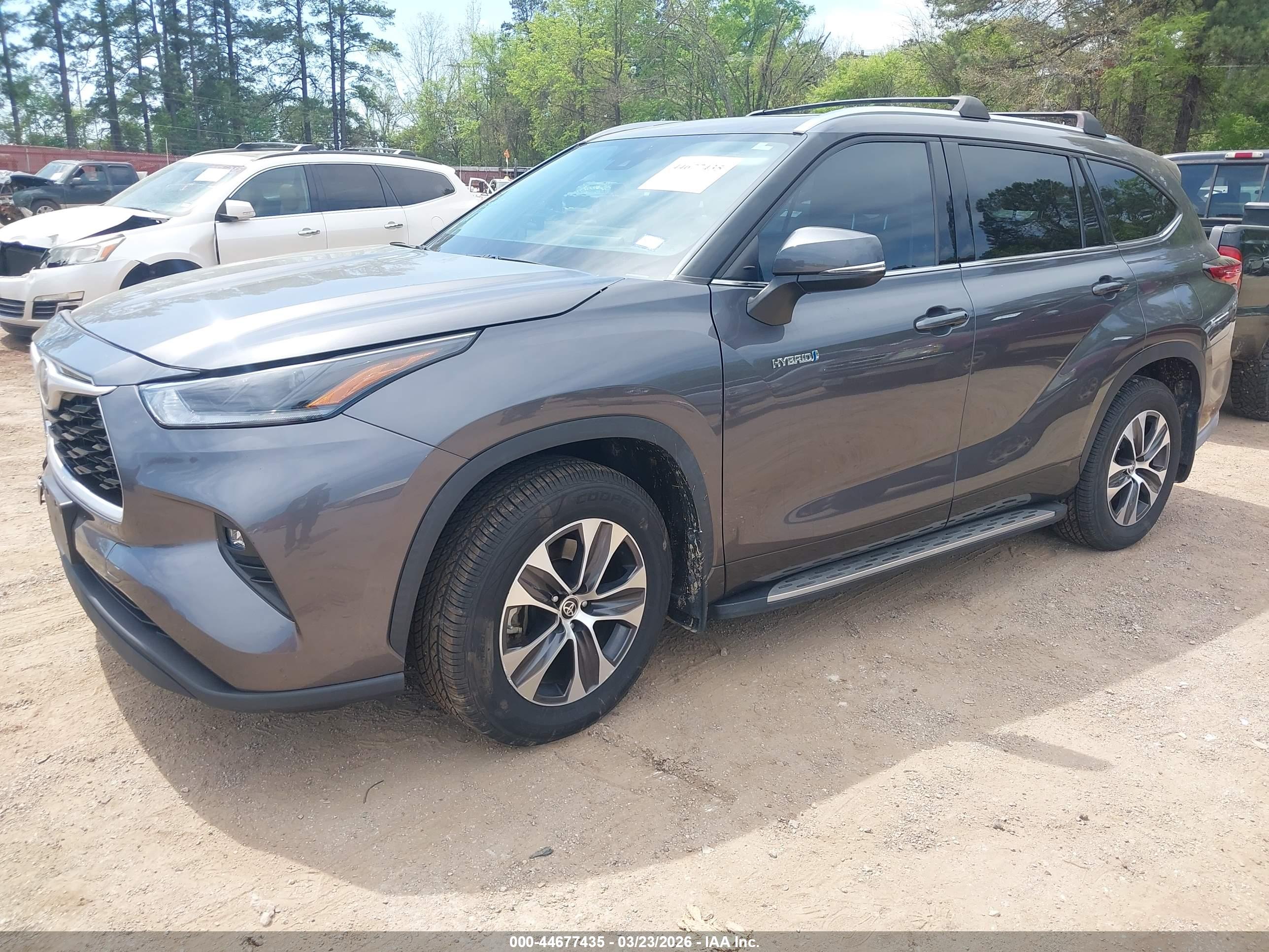 TOYOTA HIGHLANDER image 2