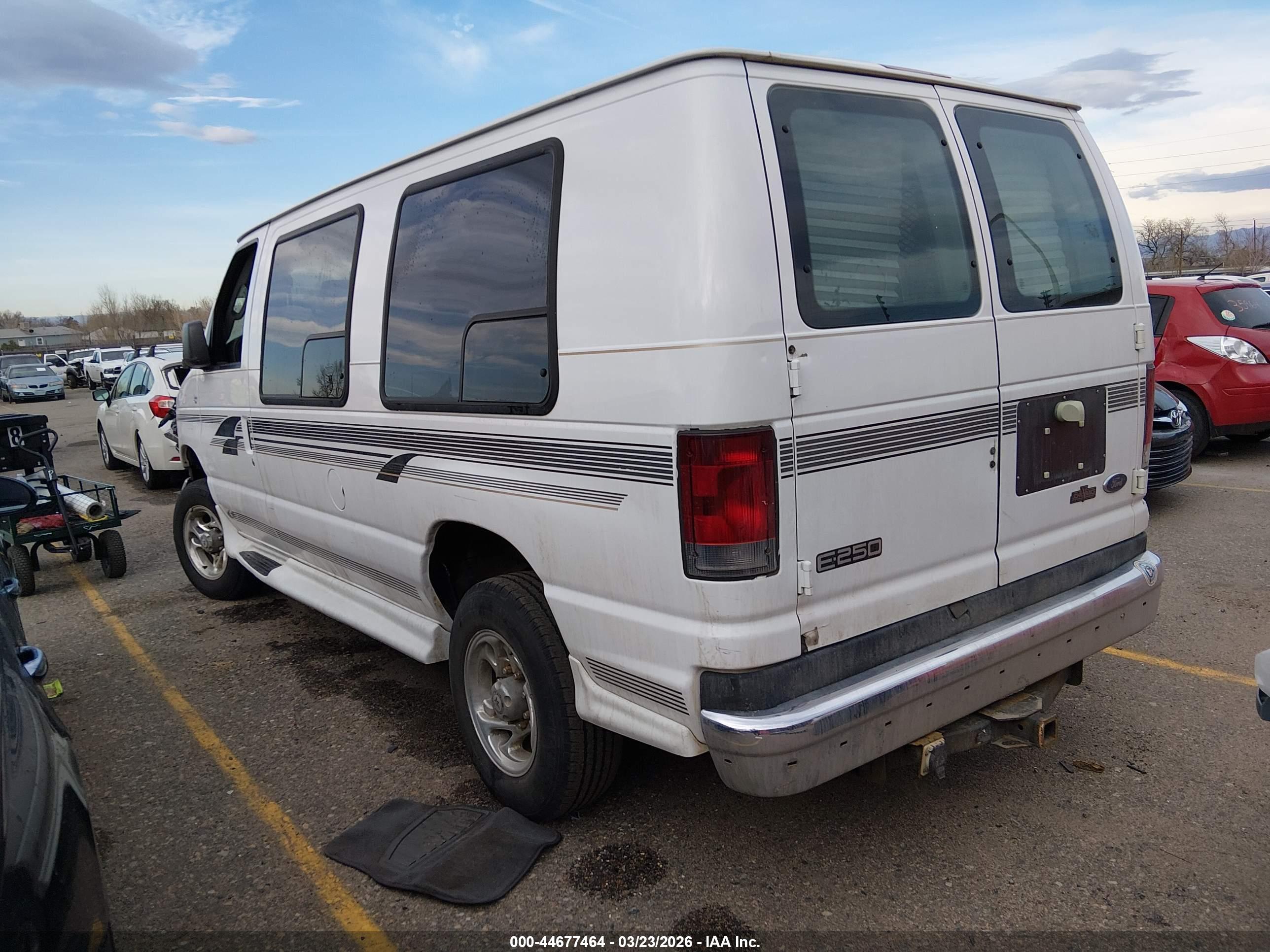 FORD E-250 image 3