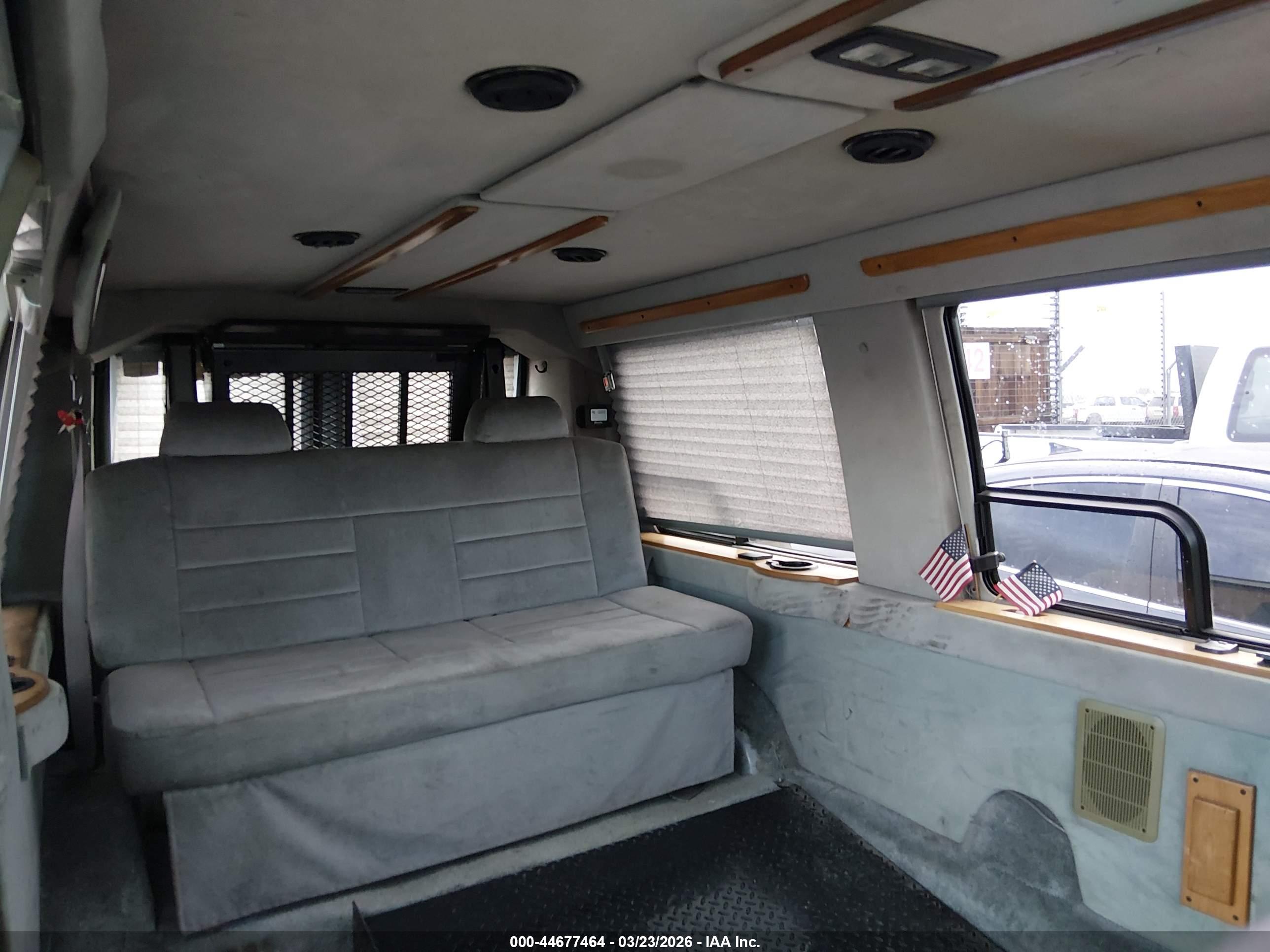 FORD E-250 image 8
