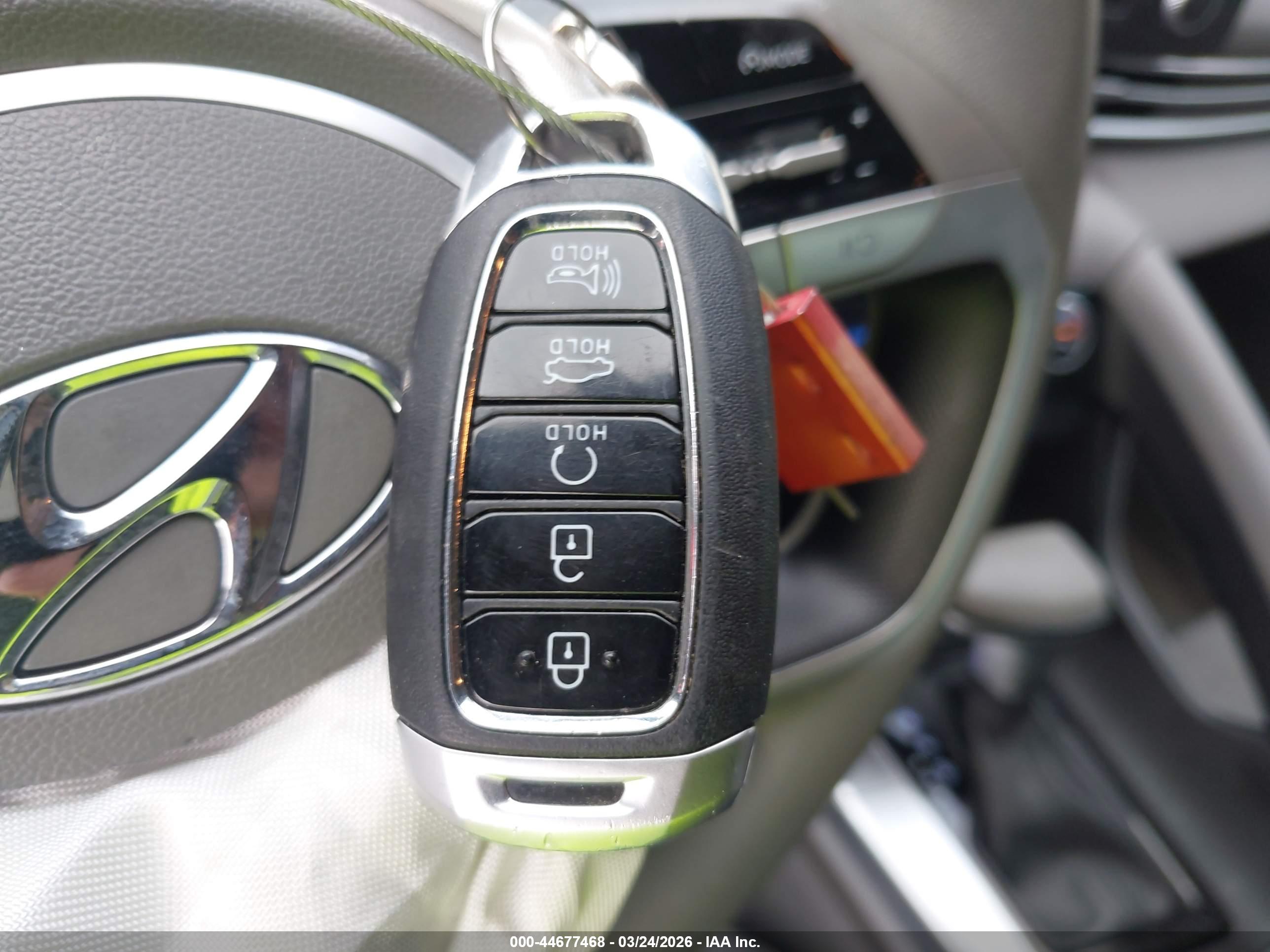 HYUNDAI ELANTRA image 11