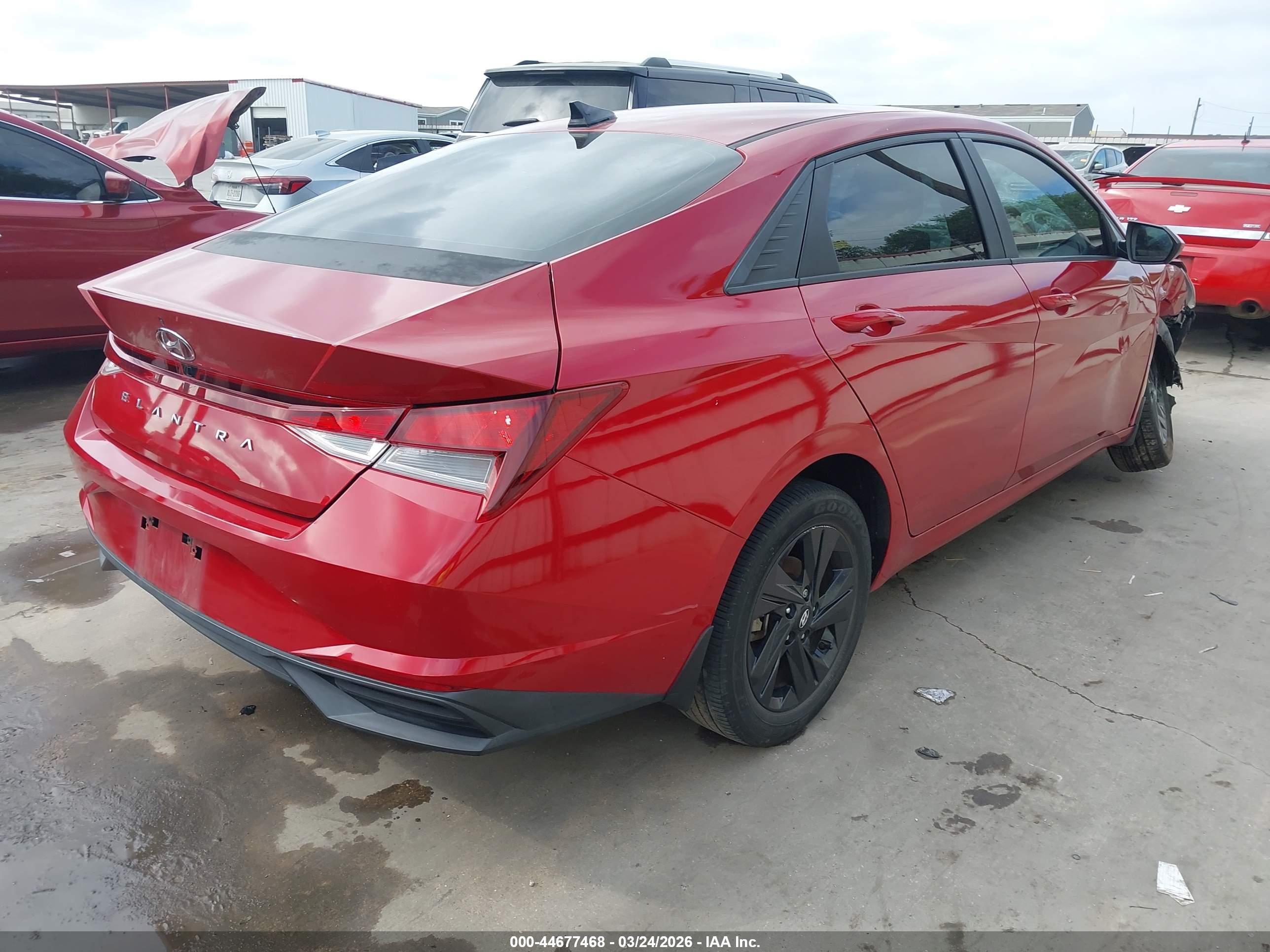 HYUNDAI ELANTRA image 4