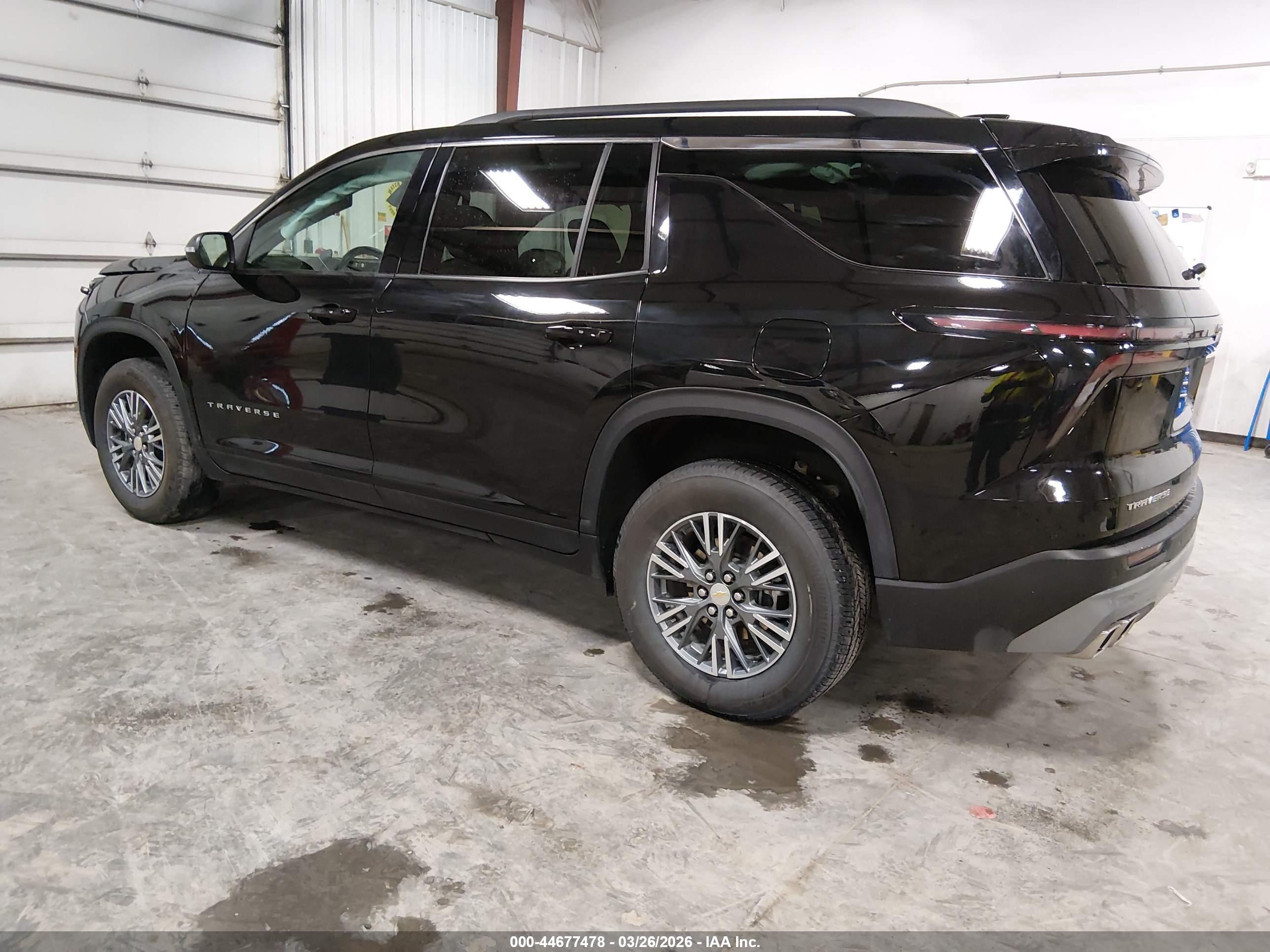 CHEVROLET TRAVERSE image 3