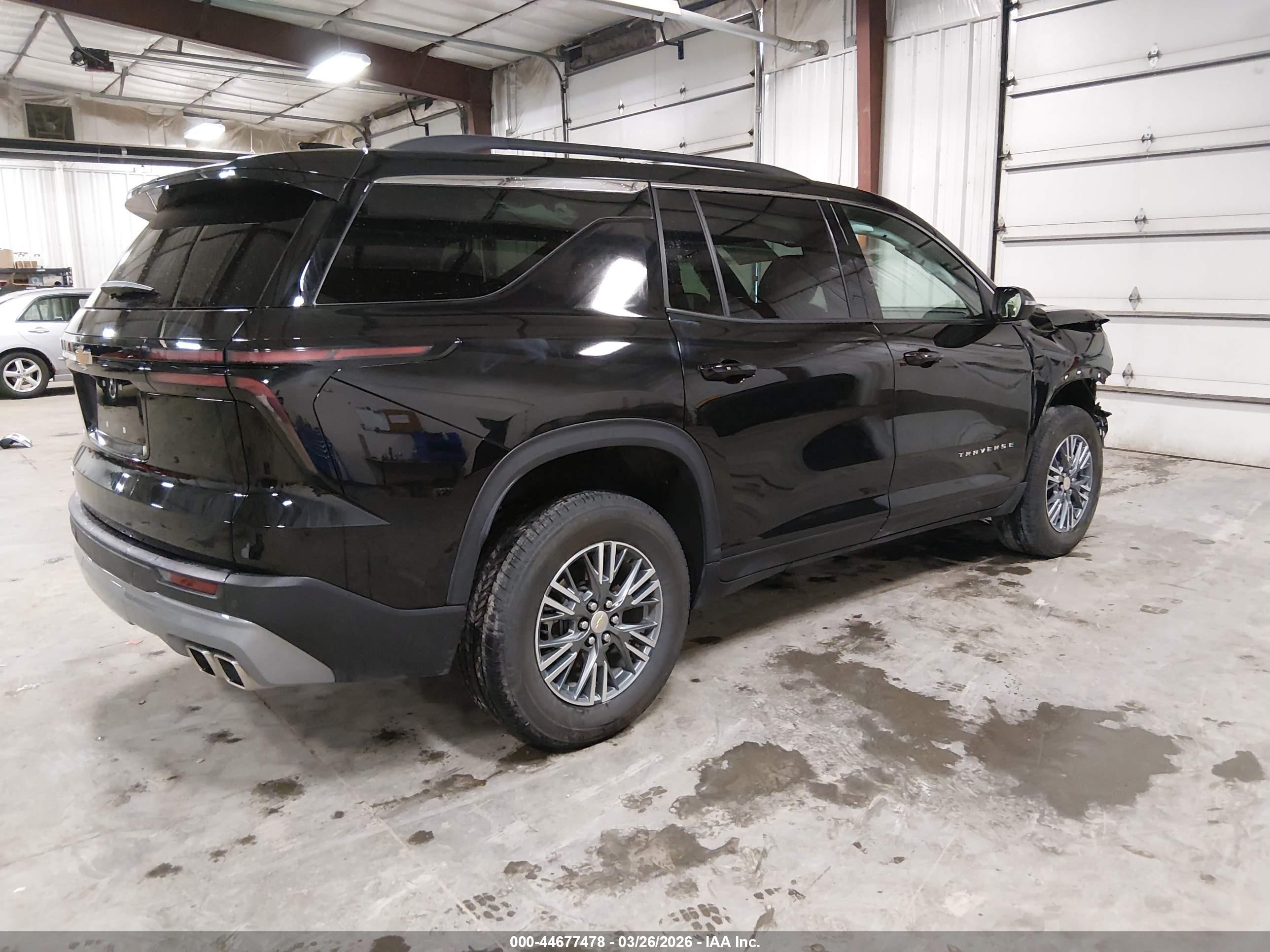 CHEVROLET TRAVERSE image 4