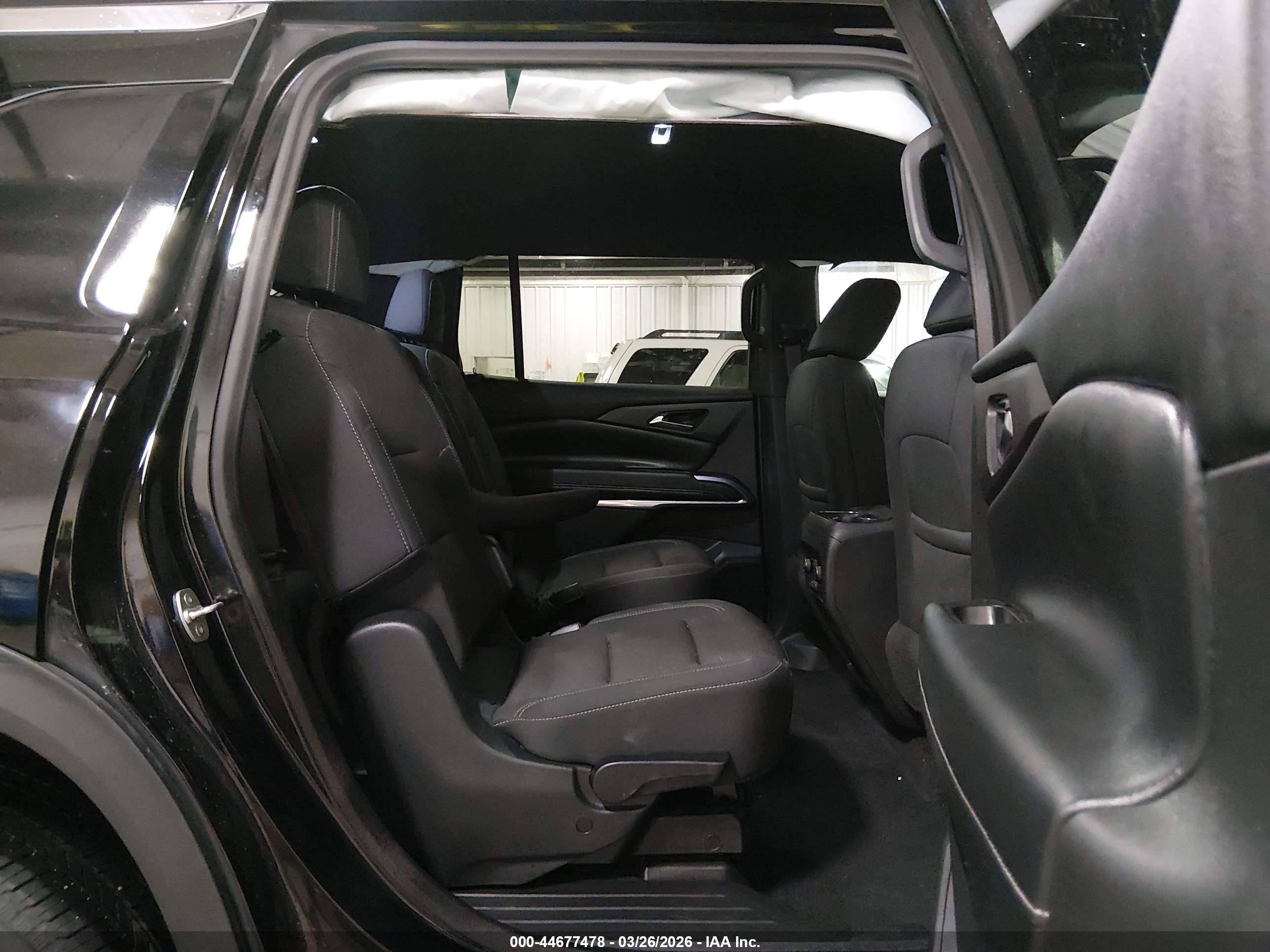 CHEVROLET TRAVERSE image 8