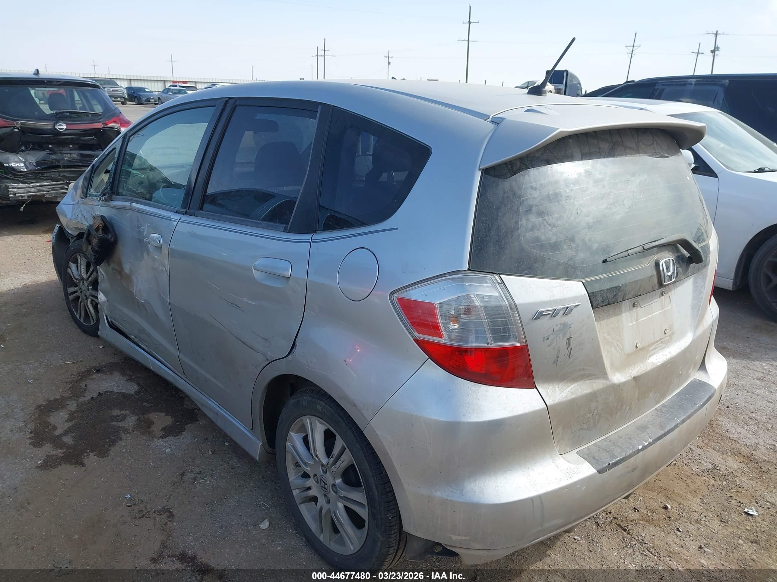 HONDA FIT image 3
