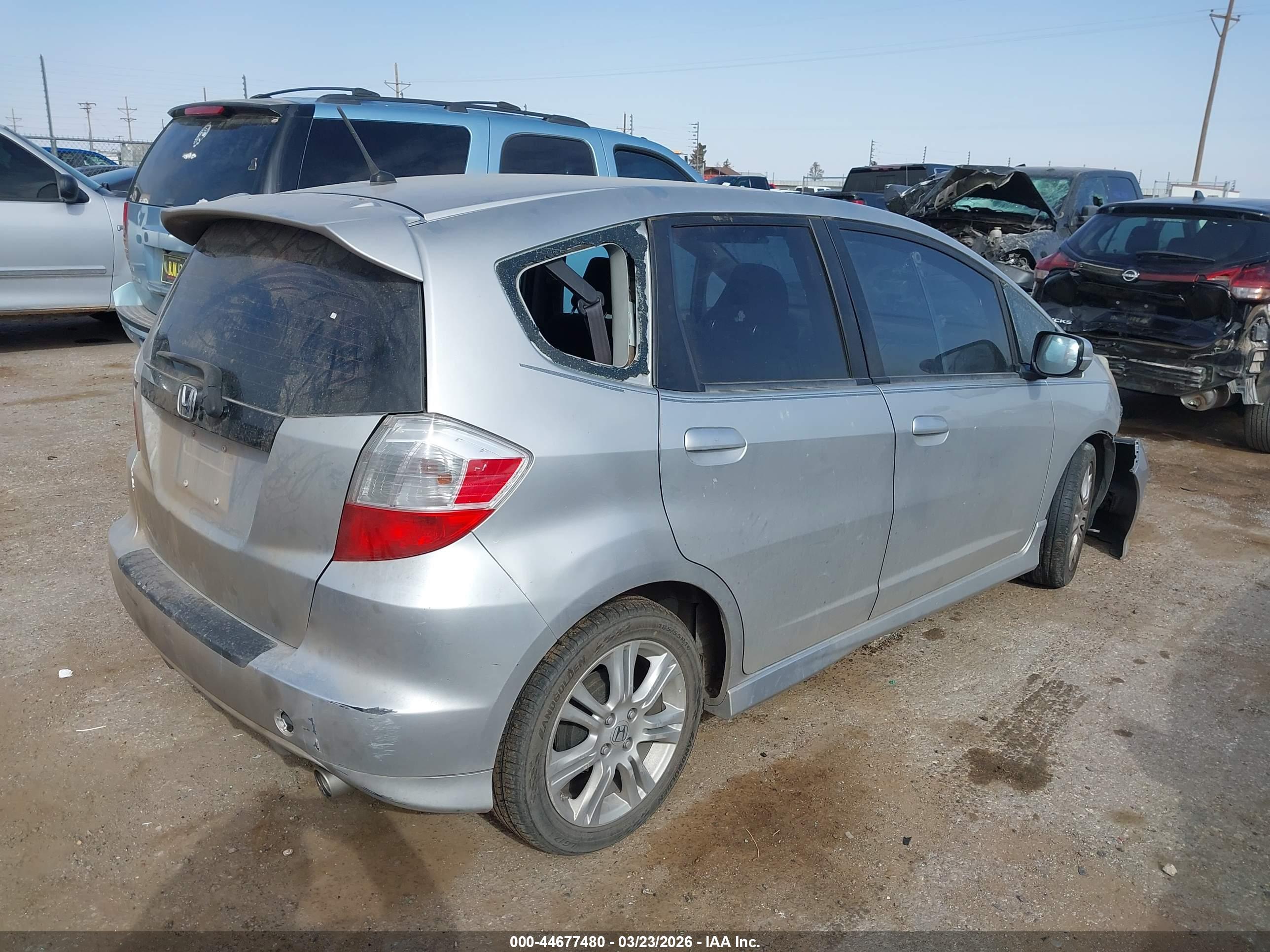 HONDA FIT image 4