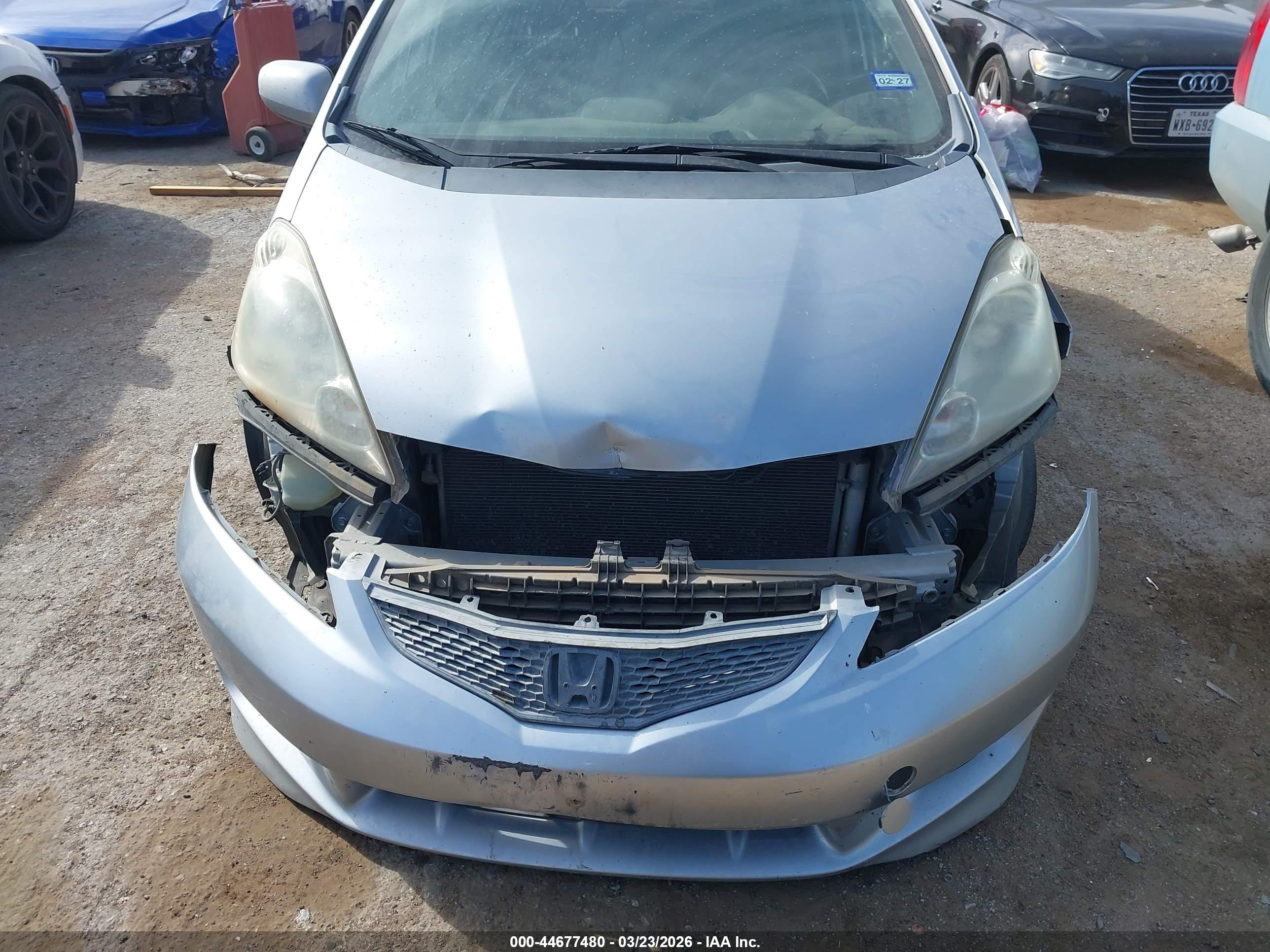 HONDA FIT image 6