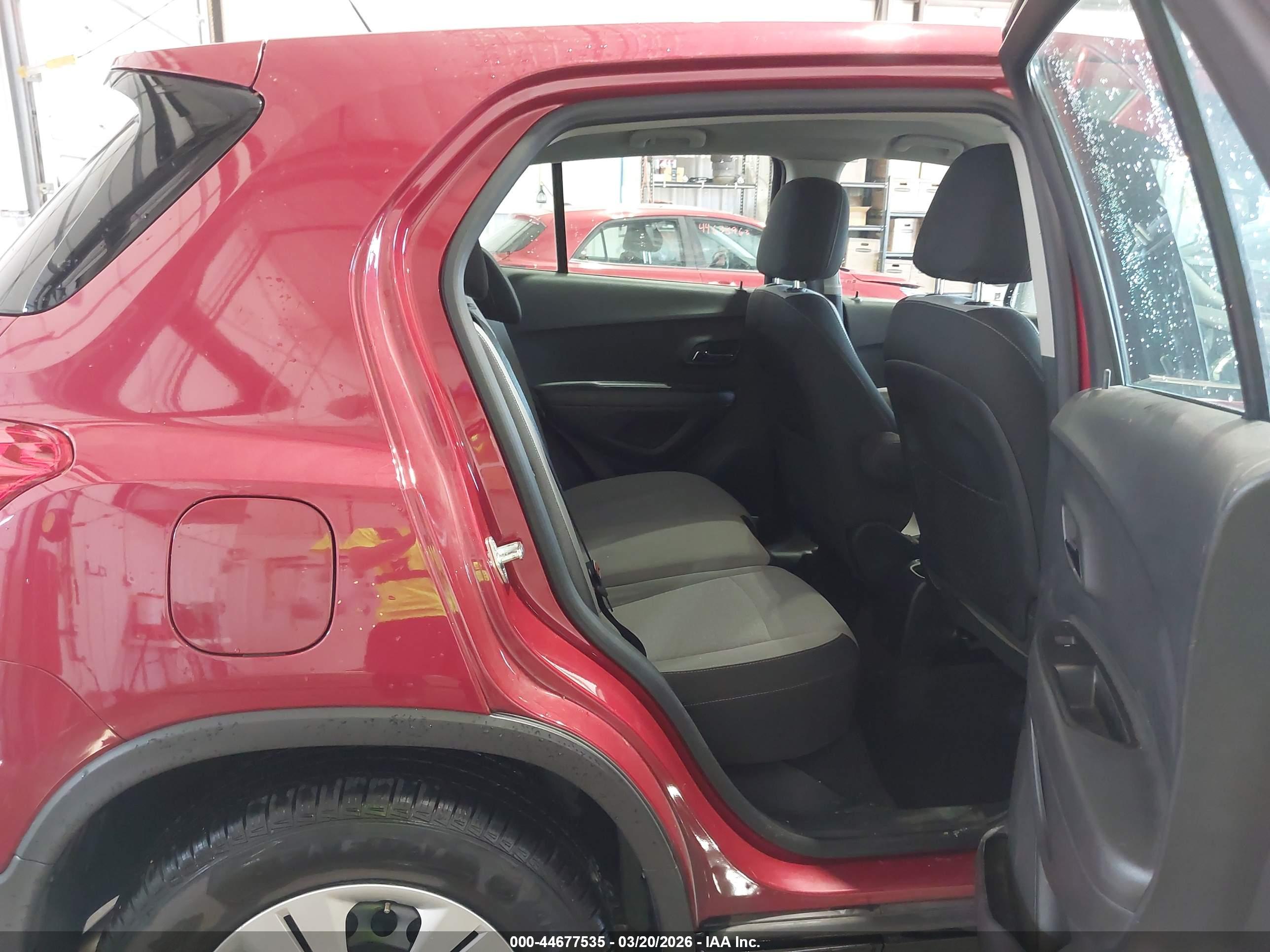 CHEVROLET TRAX image 8