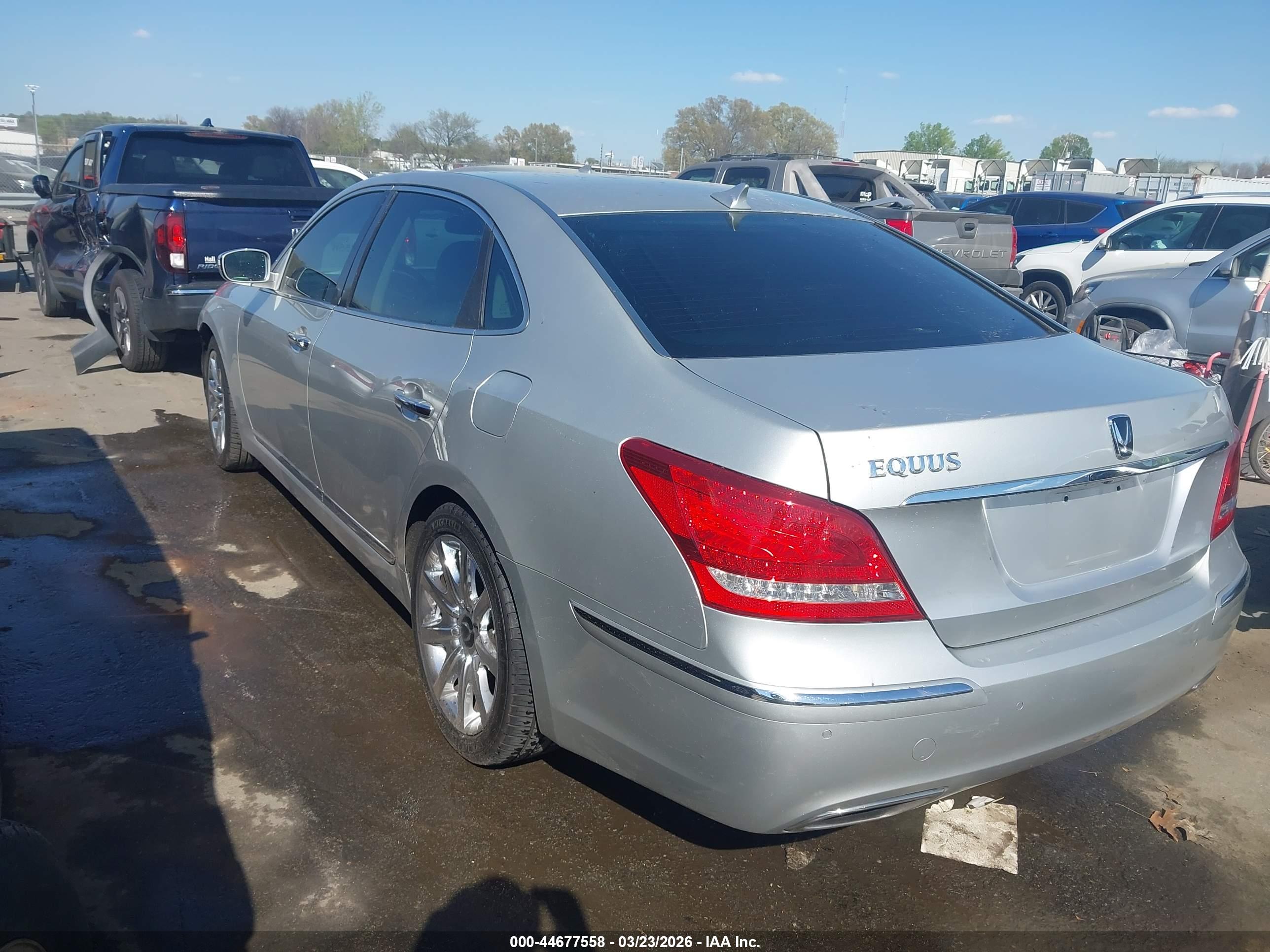 HYUNDAI EQUUS image 3