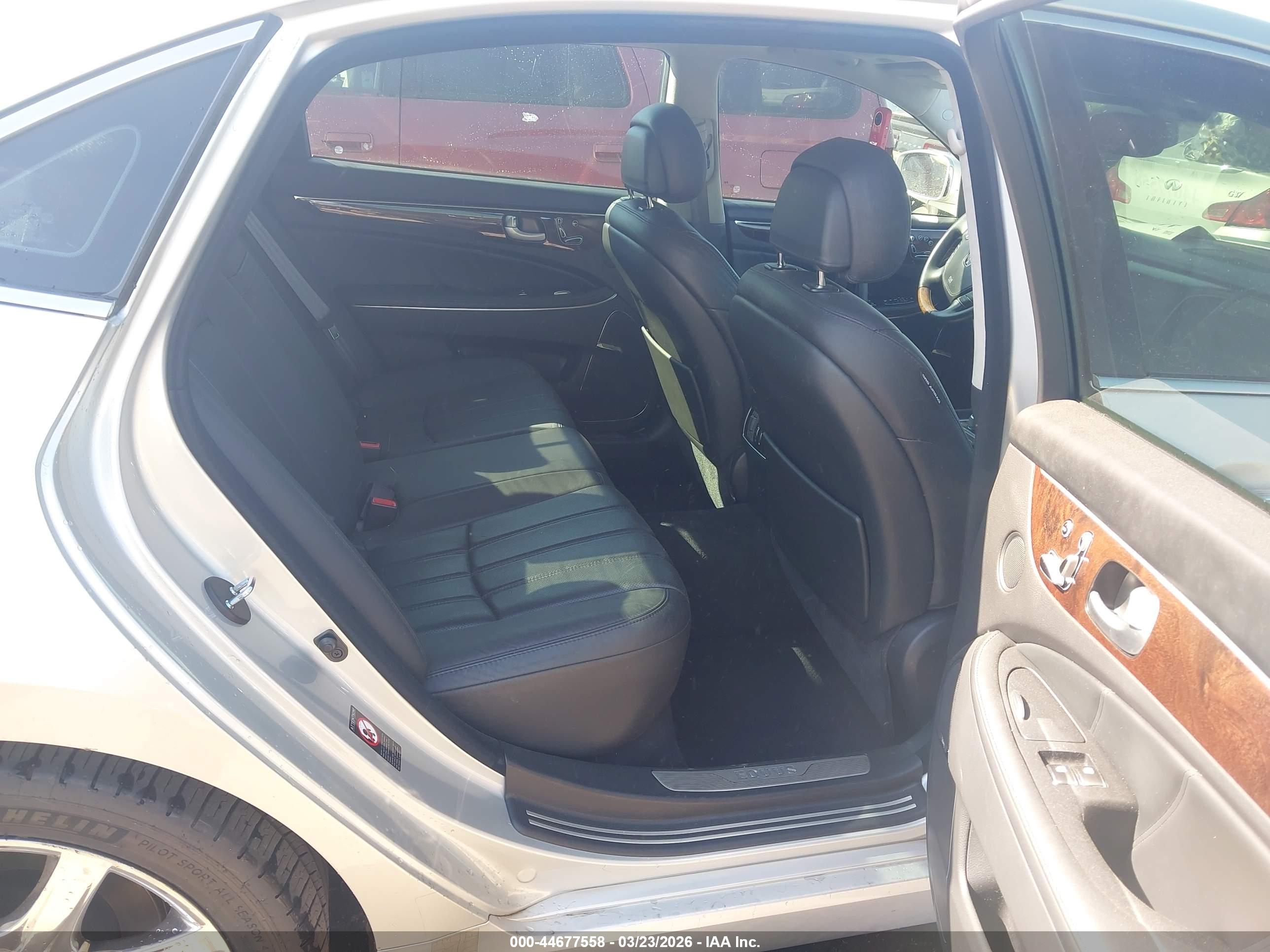 HYUNDAI EQUUS image 8
