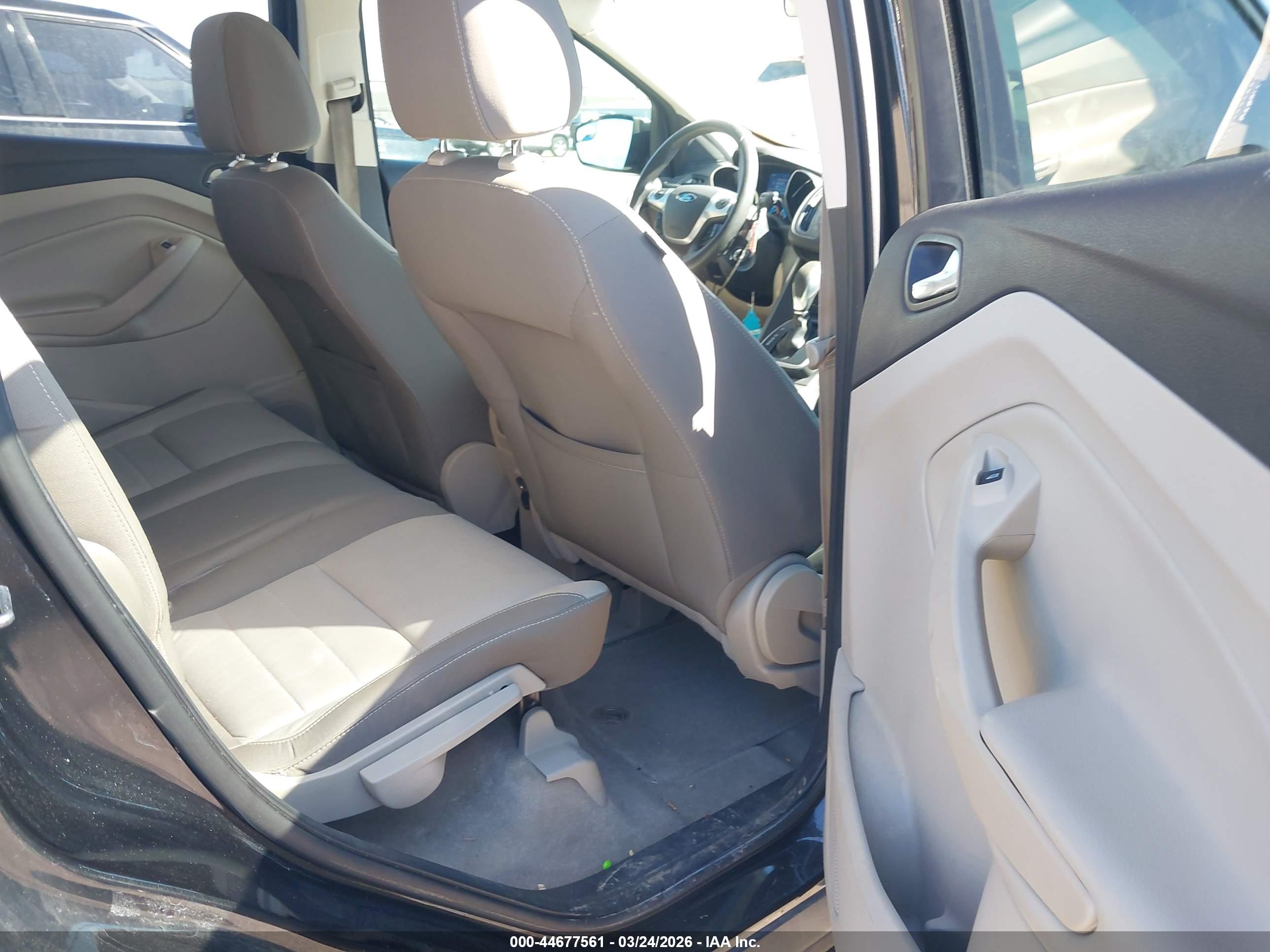 FORD ESCAPE image 8
