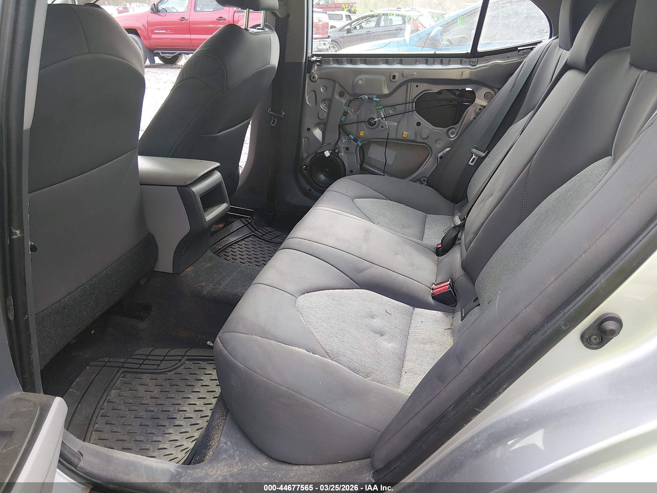 TOYOTA CAMRY image 8