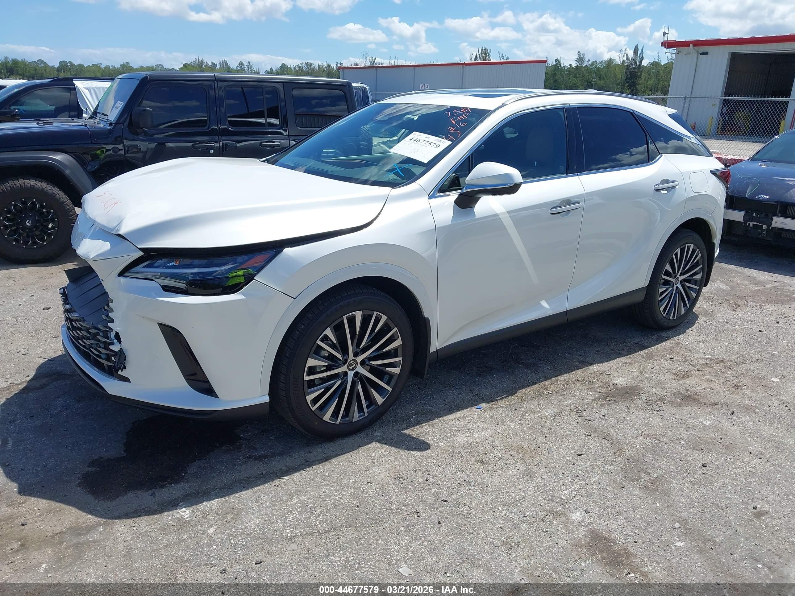 LEXUS RX image 2