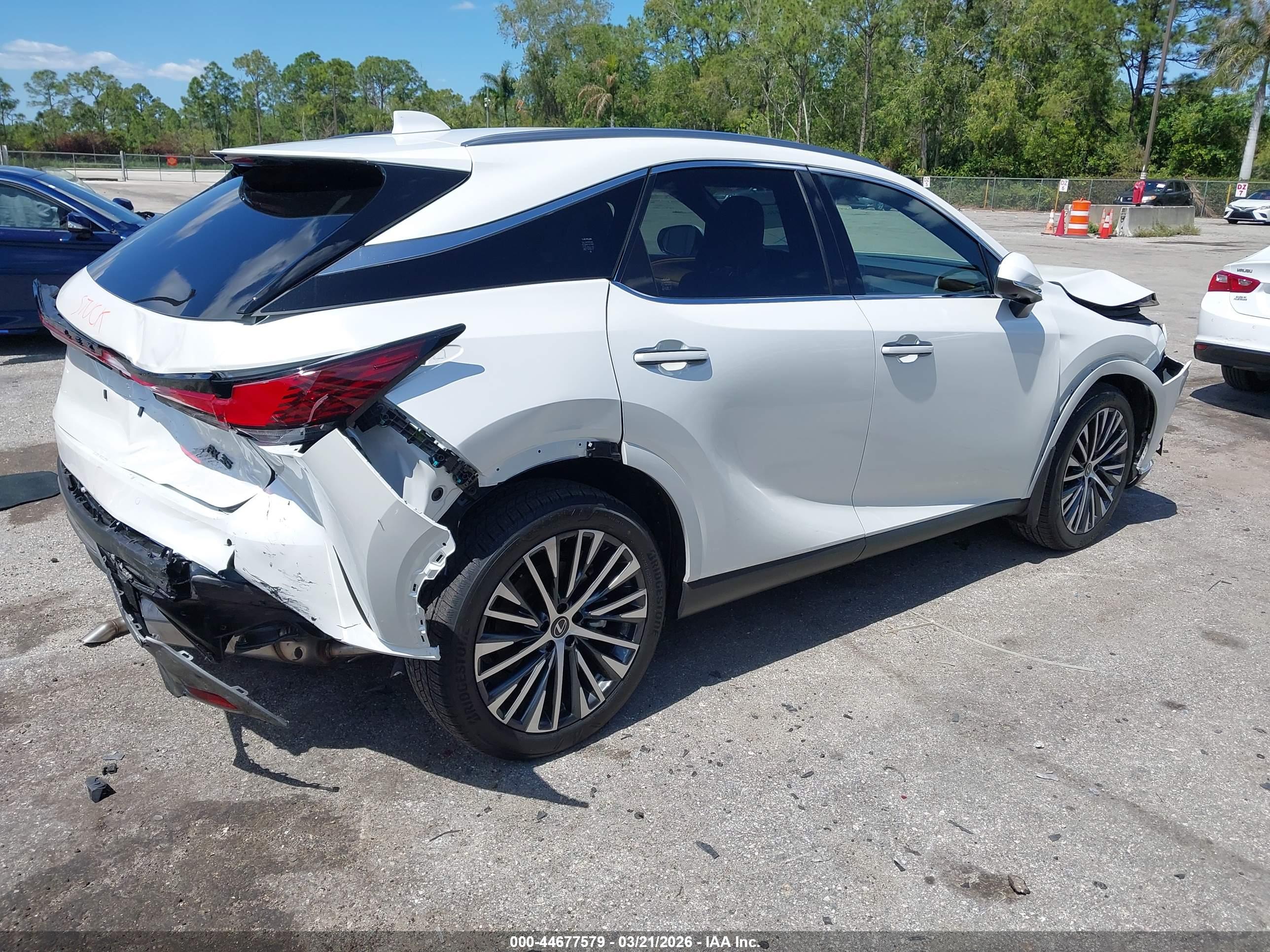 LEXUS RX image 4