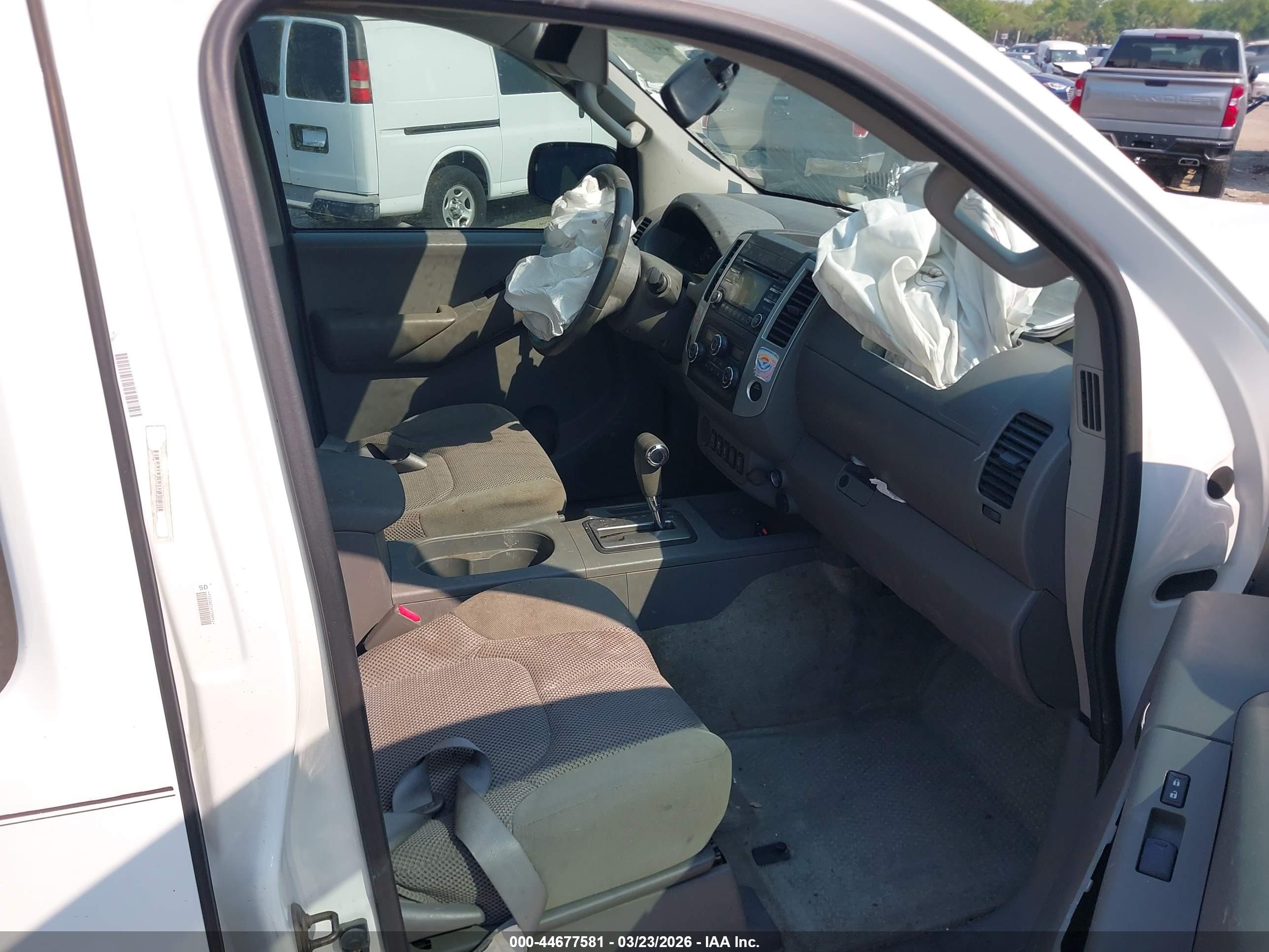 NISSAN FRONTIER image 5