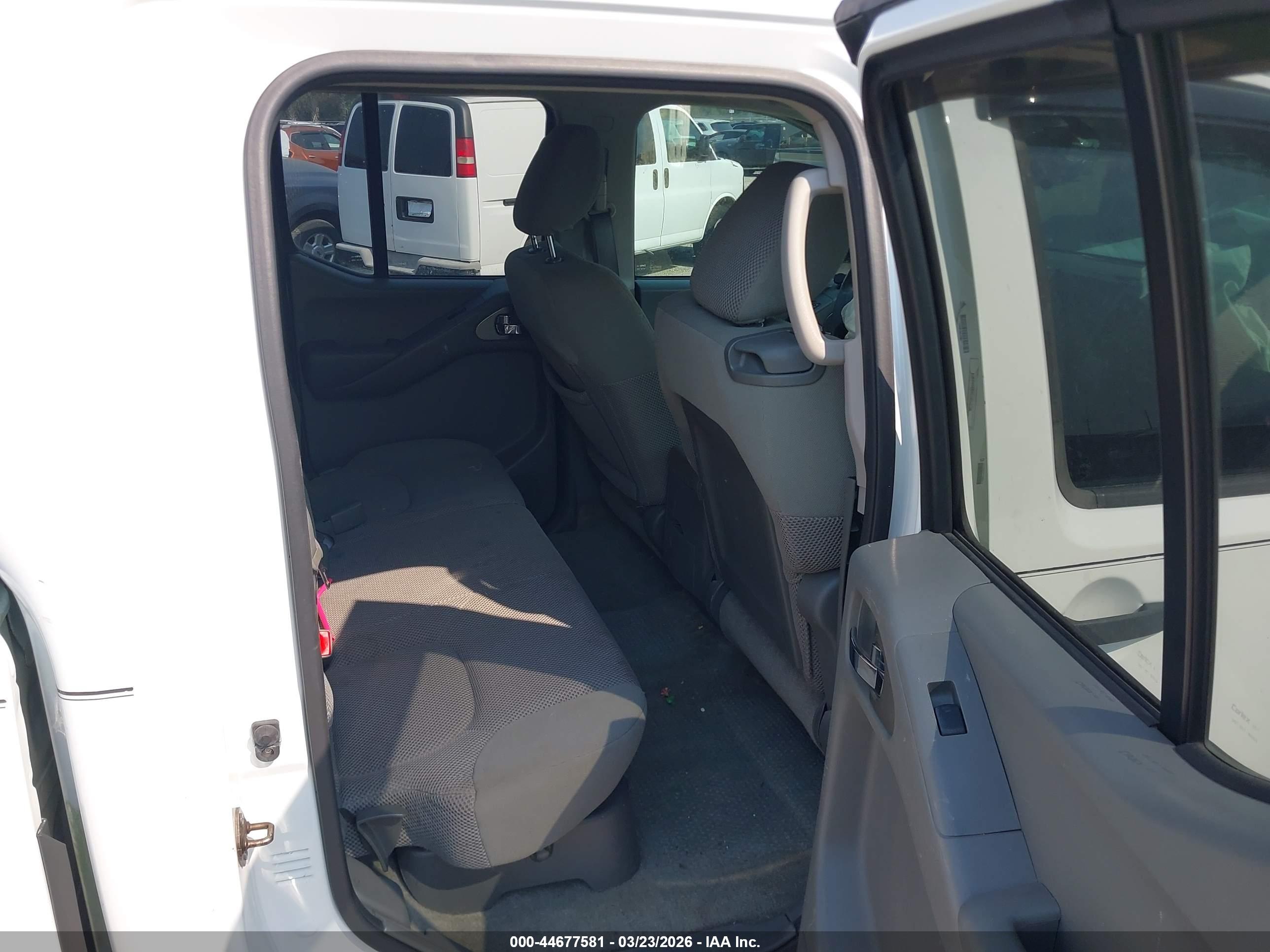 NISSAN FRONTIER image 8