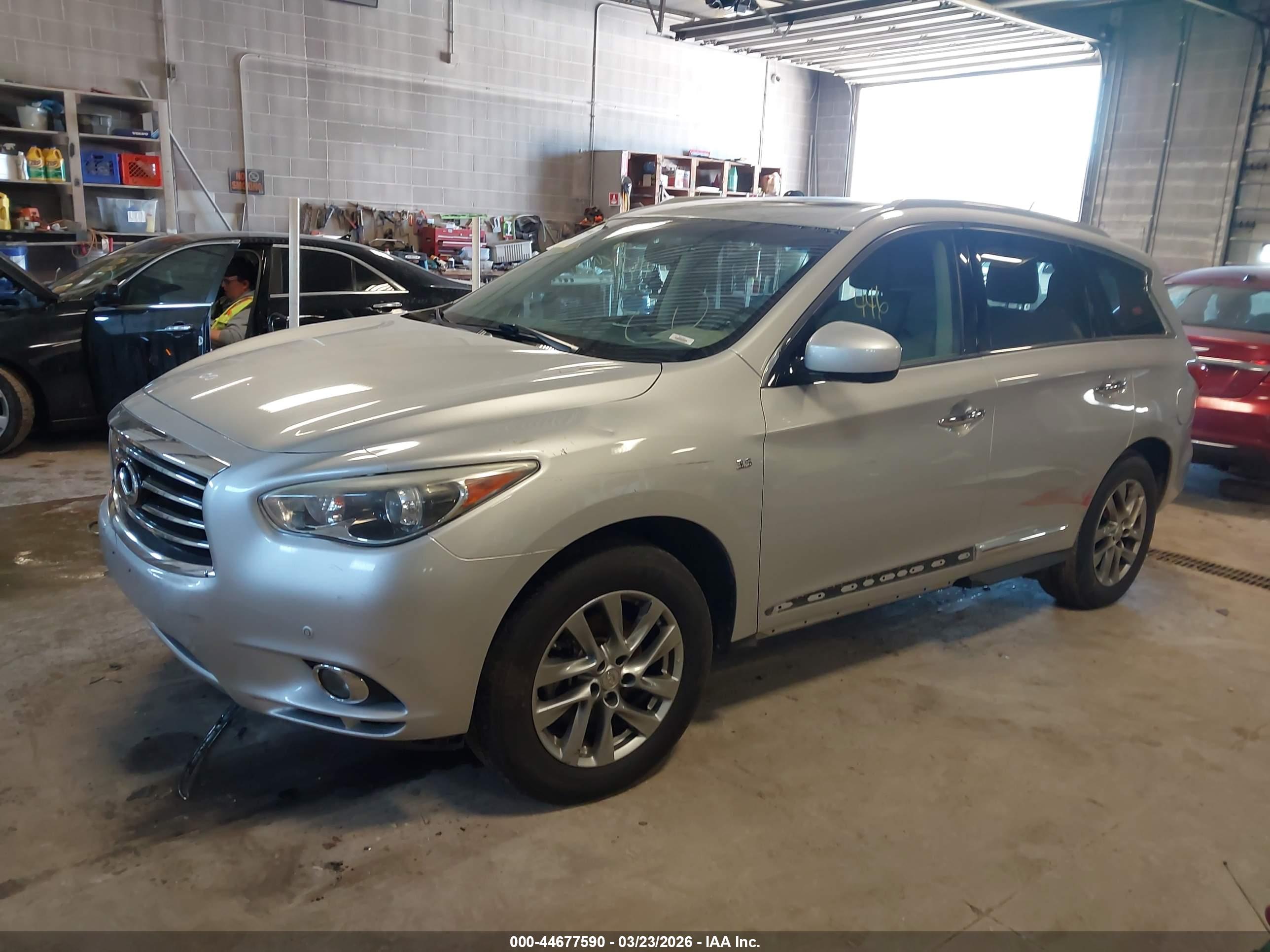 INFINITI QX60 image 2
