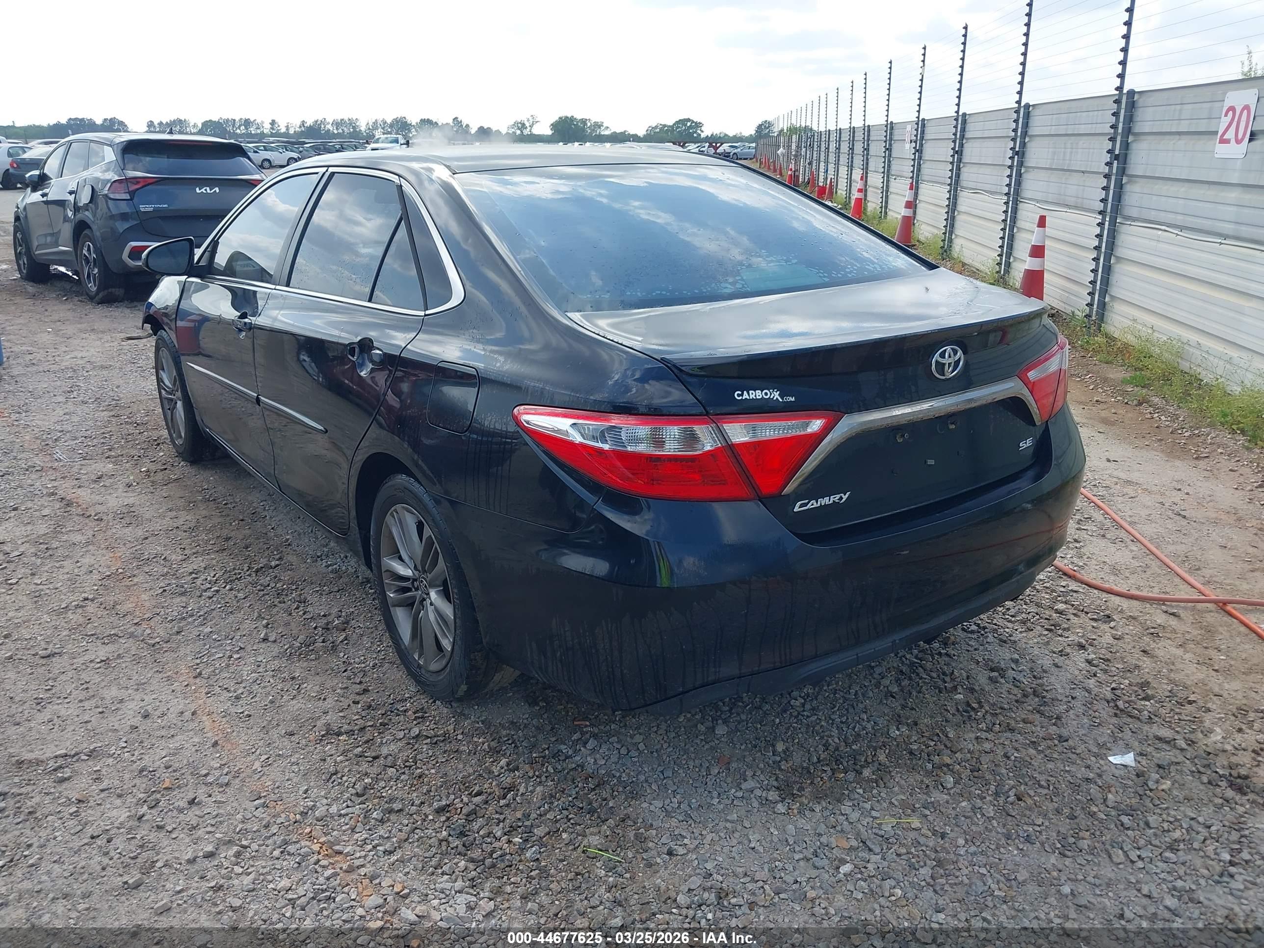 TOYOTA CAMRY image 3