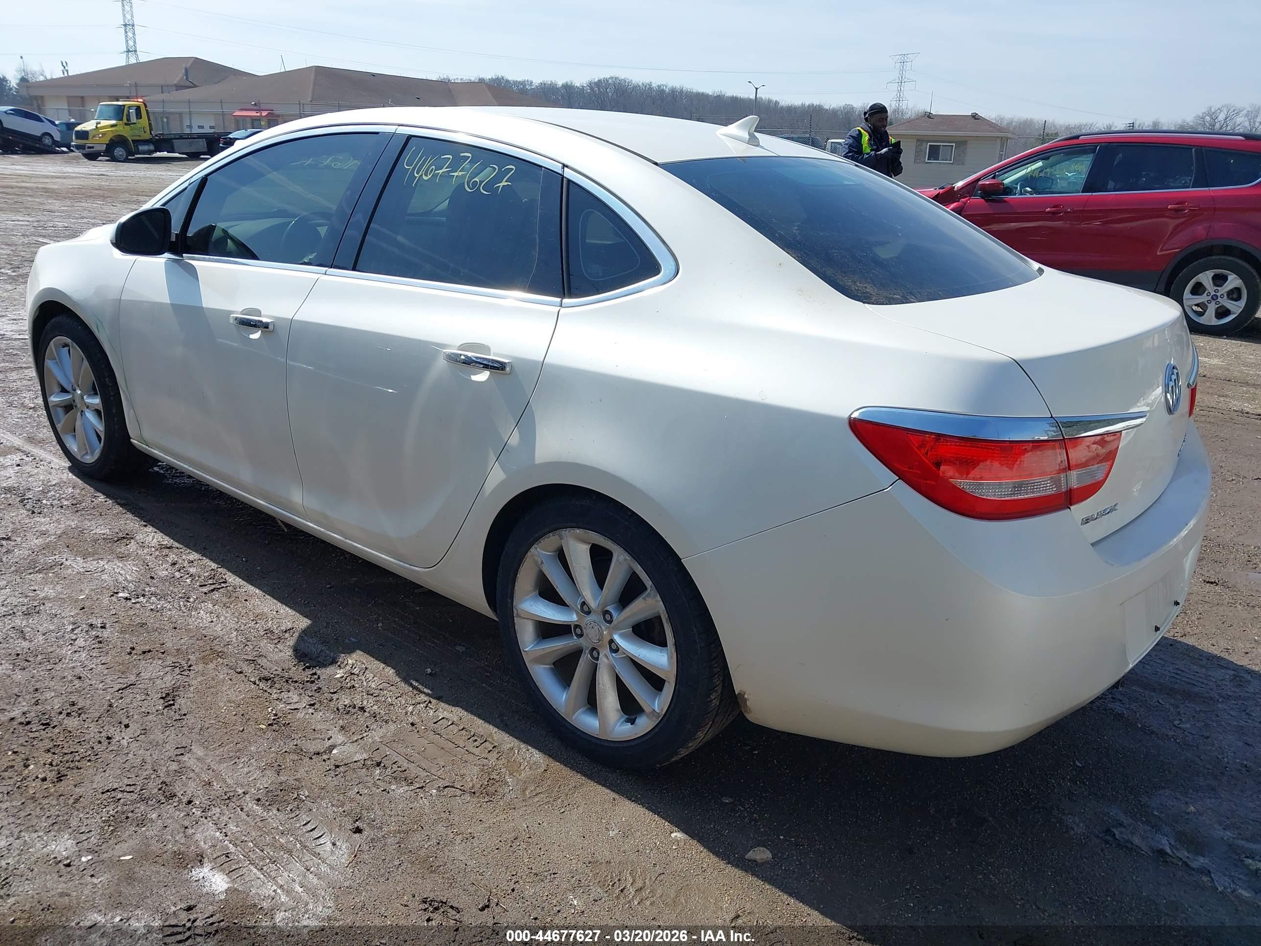 BUICK VERANO image 3