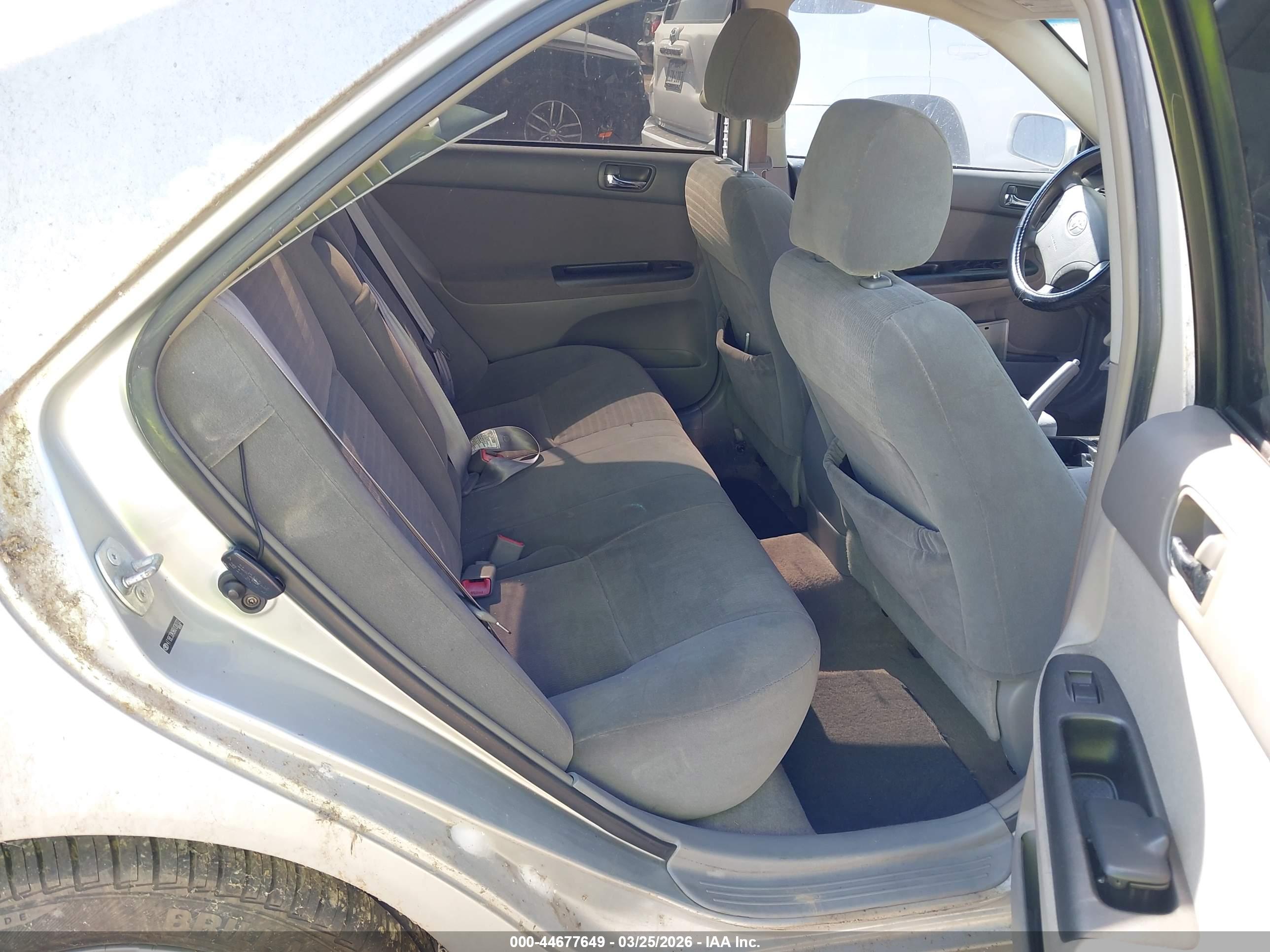 TOYOTA CAMRY image 8