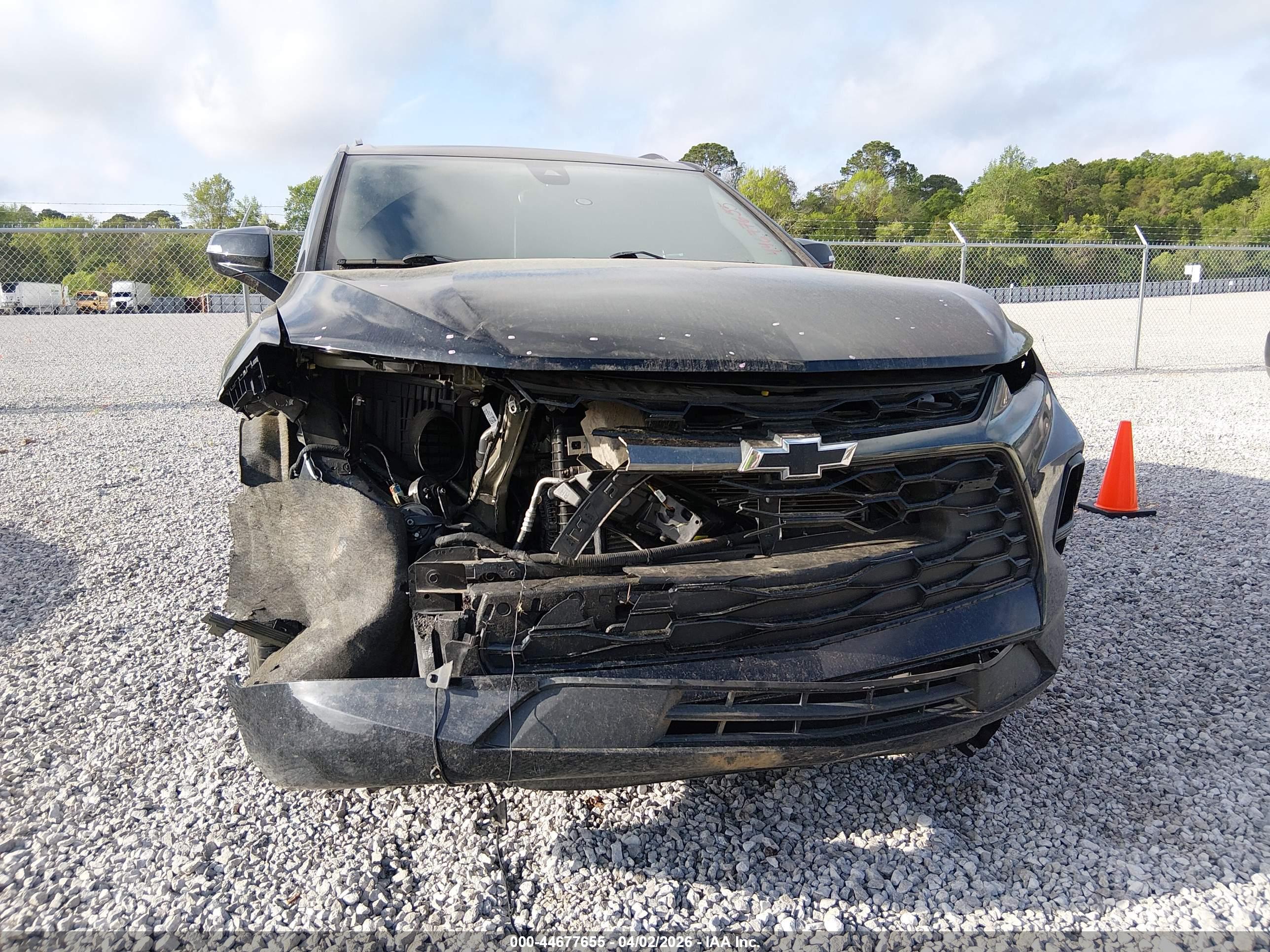CHEVROLET BLAZER image 6