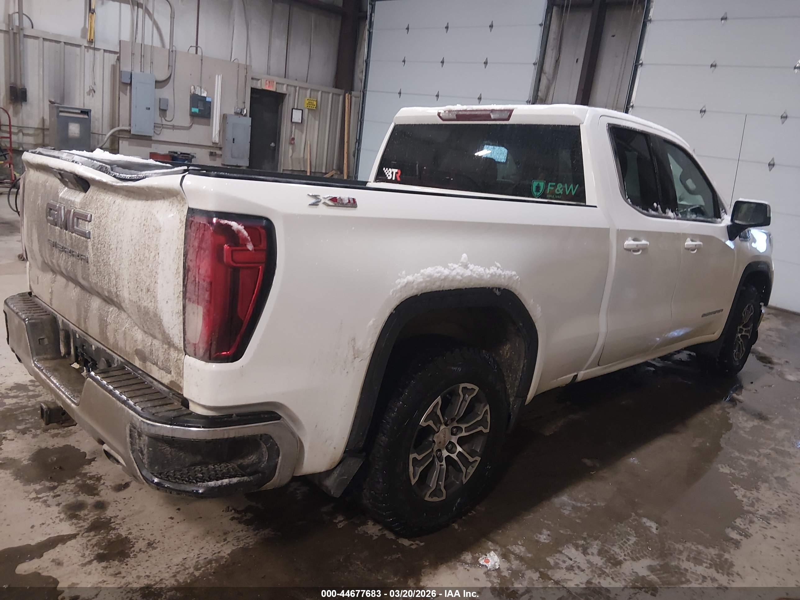 GMC SIERRA image 4