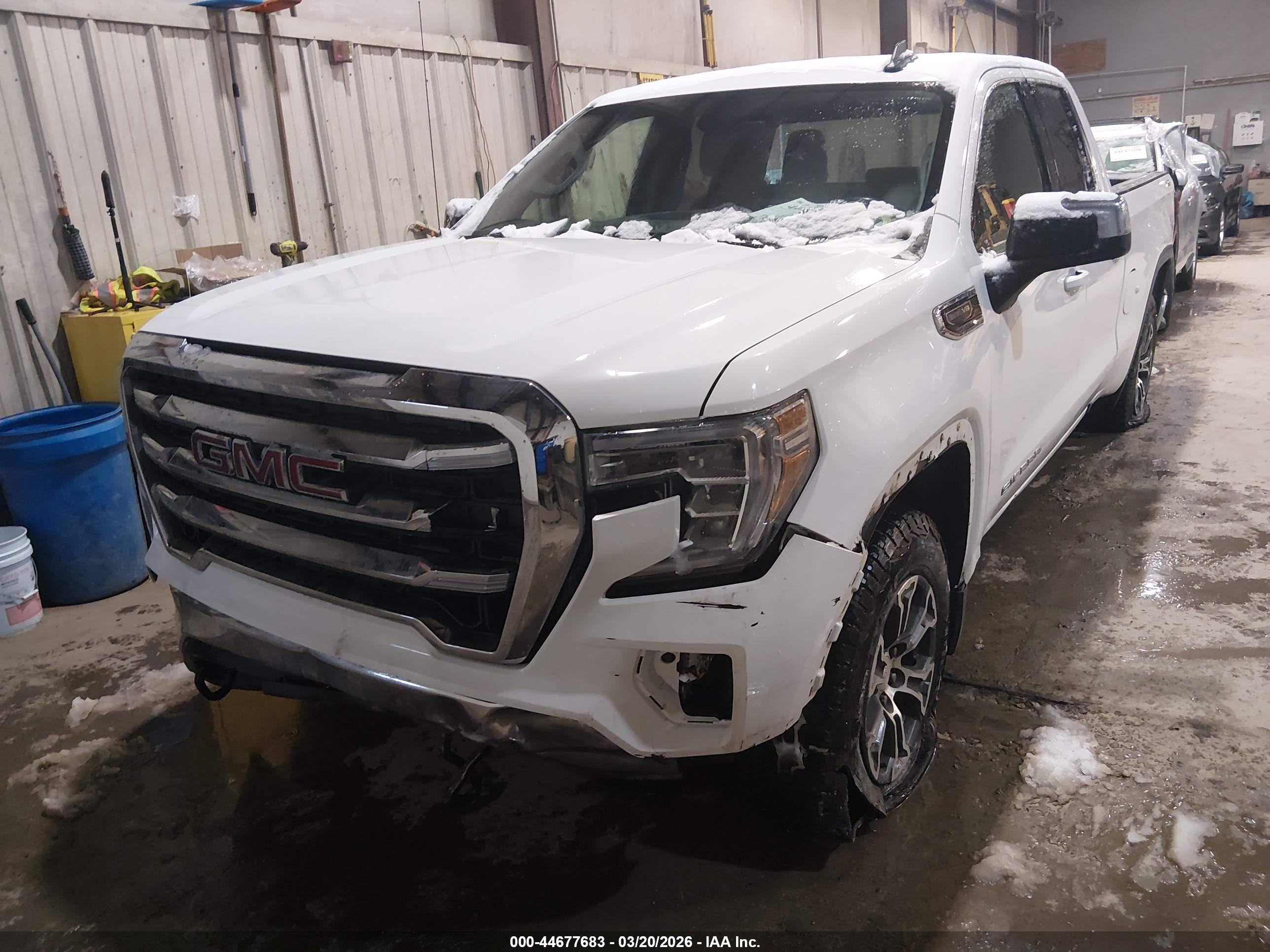 GMC SIERRA image 6