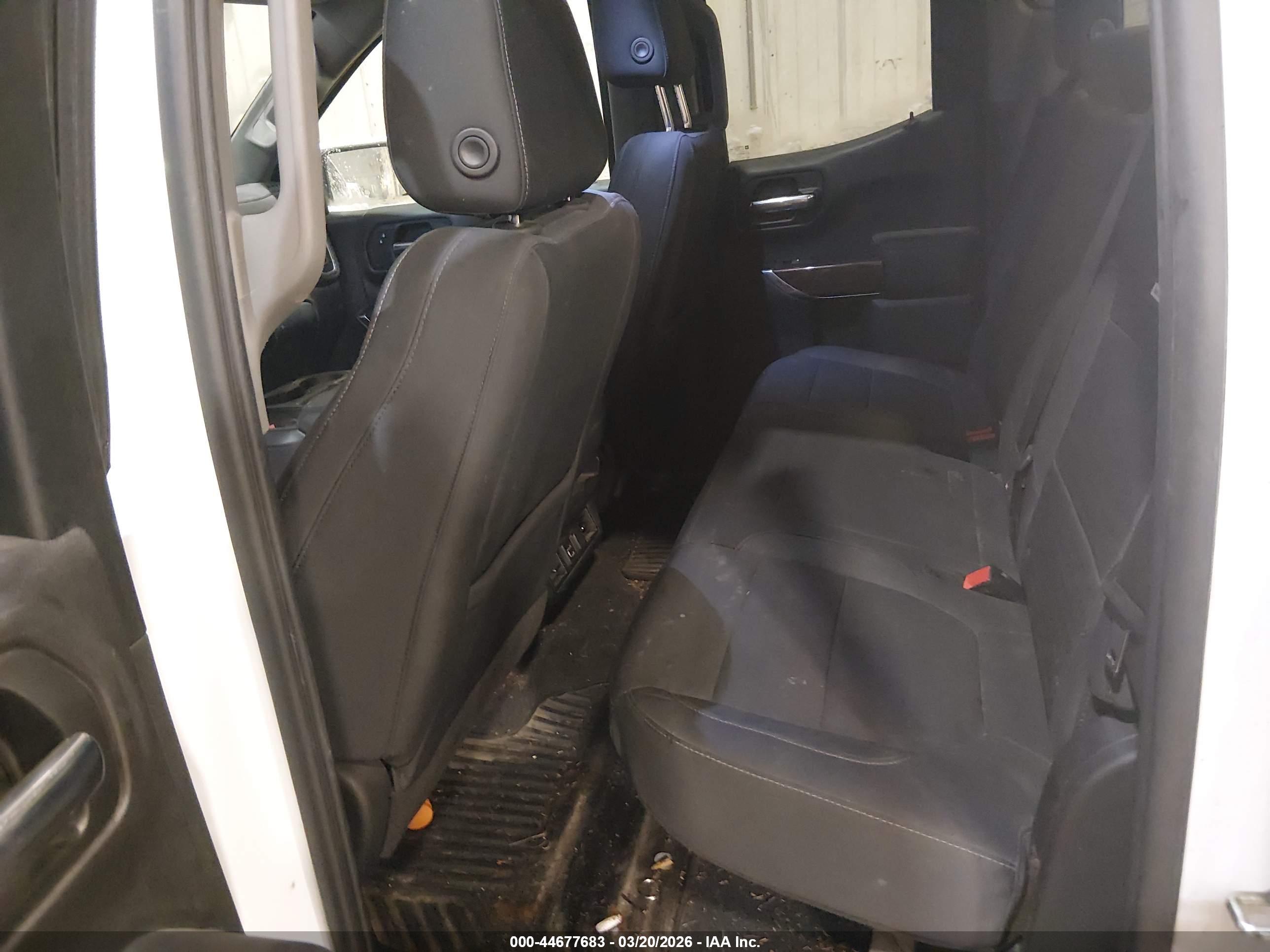 GMC SIERRA image 8