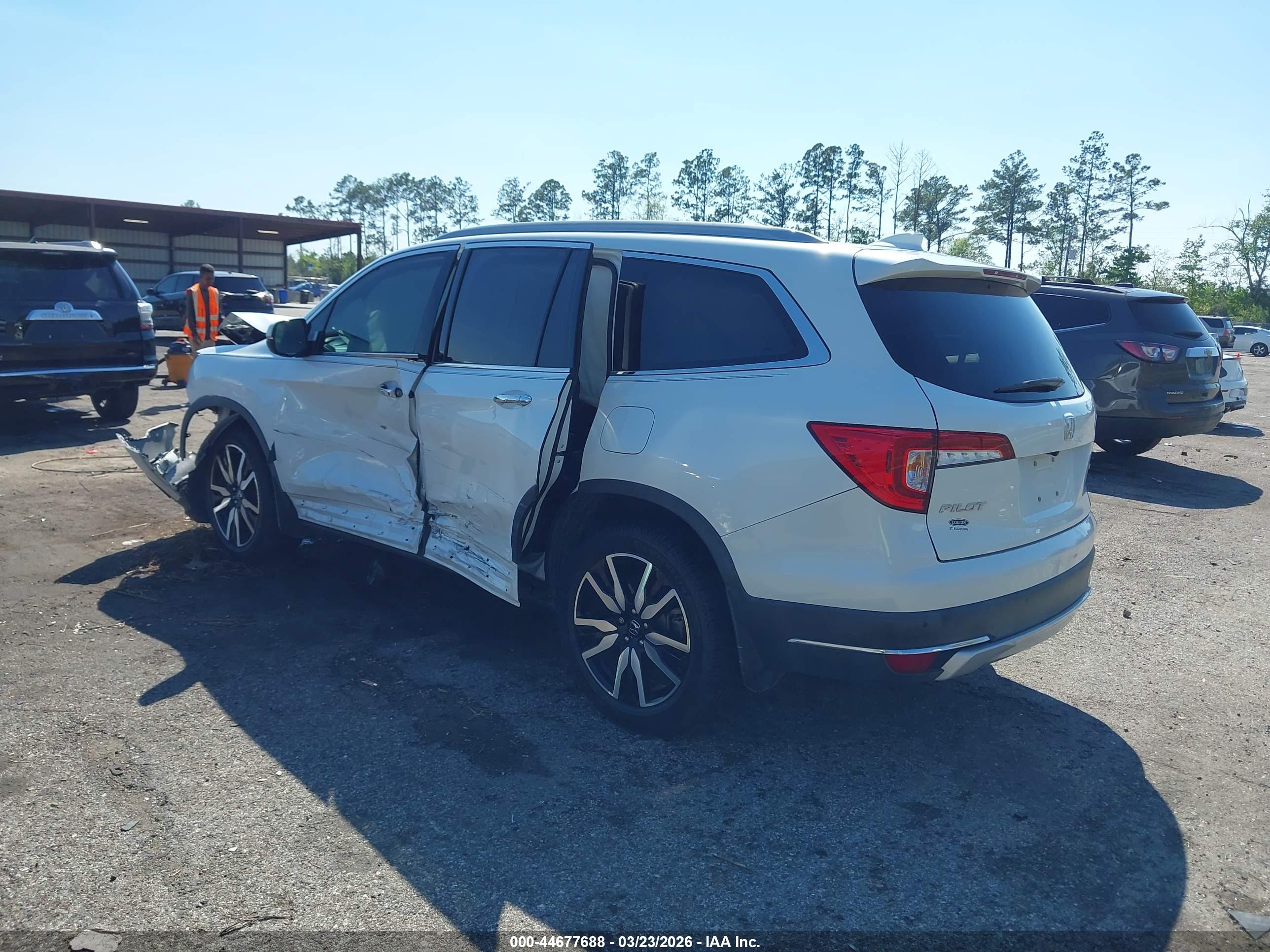 HONDA PILOT image 3