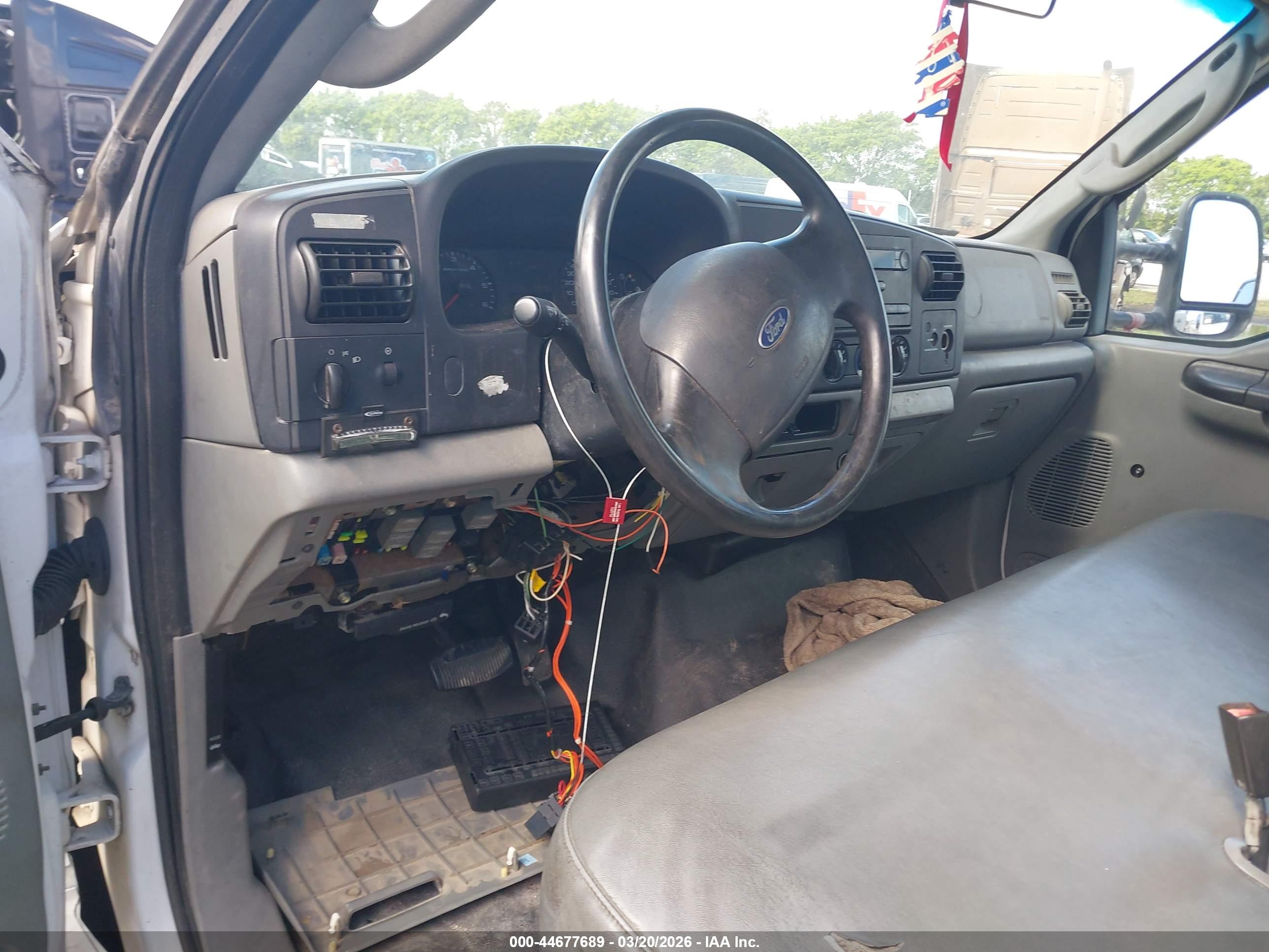 FORD F-450 image 7