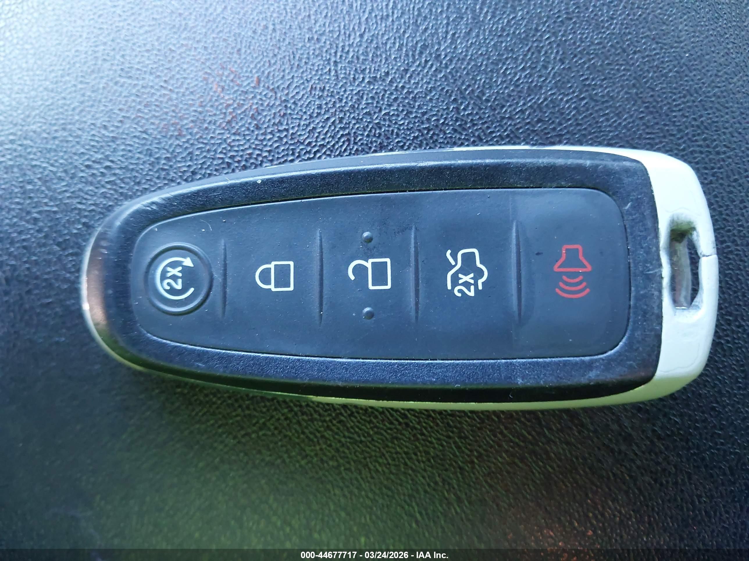 FORD TAURUS image 11