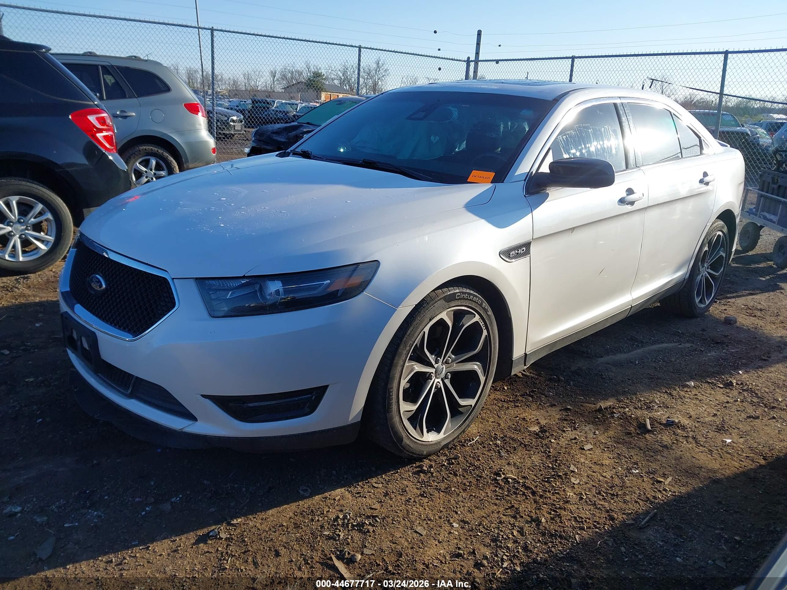 FORD TAURUS image 2