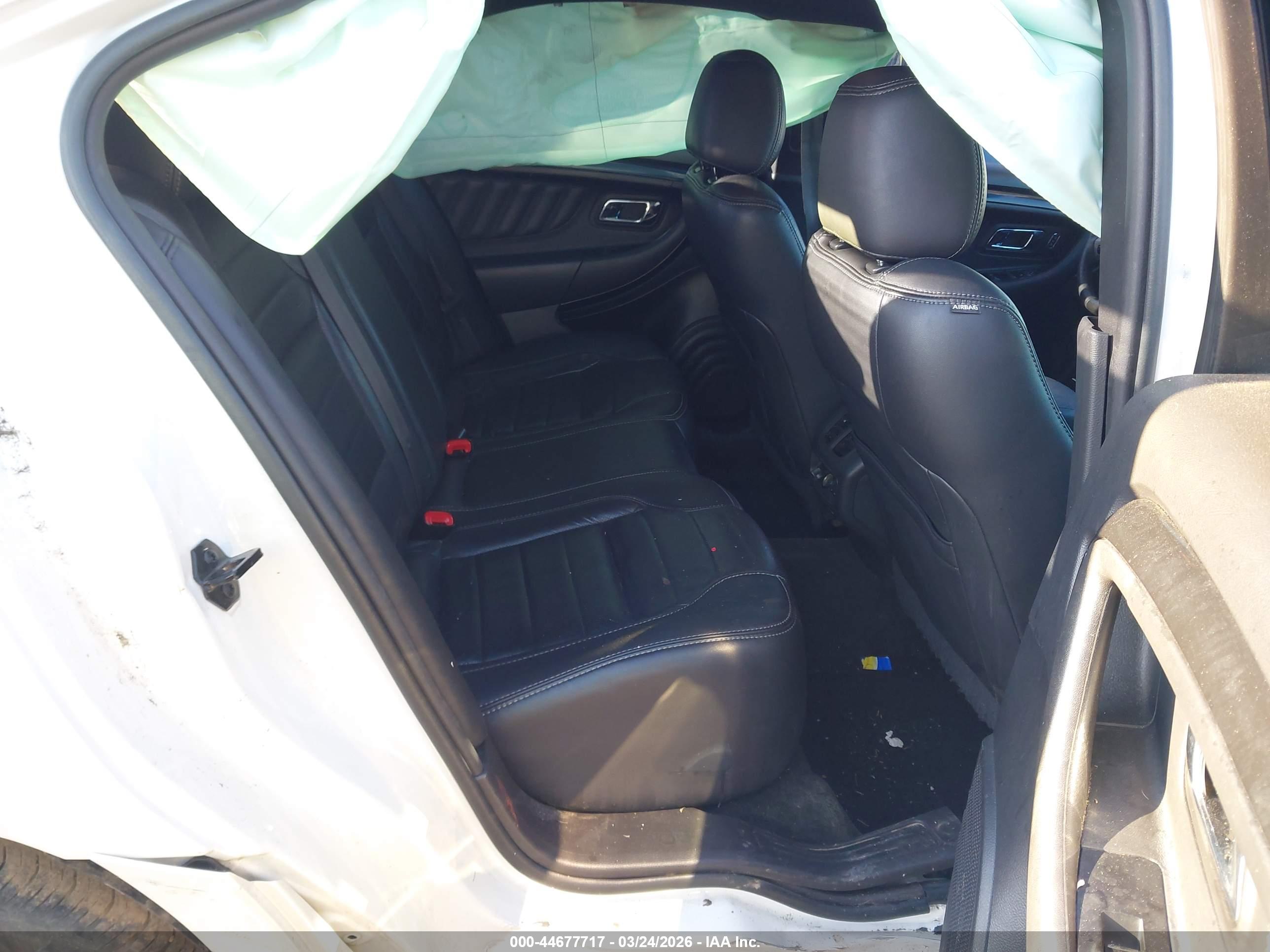 FORD TAURUS image 8