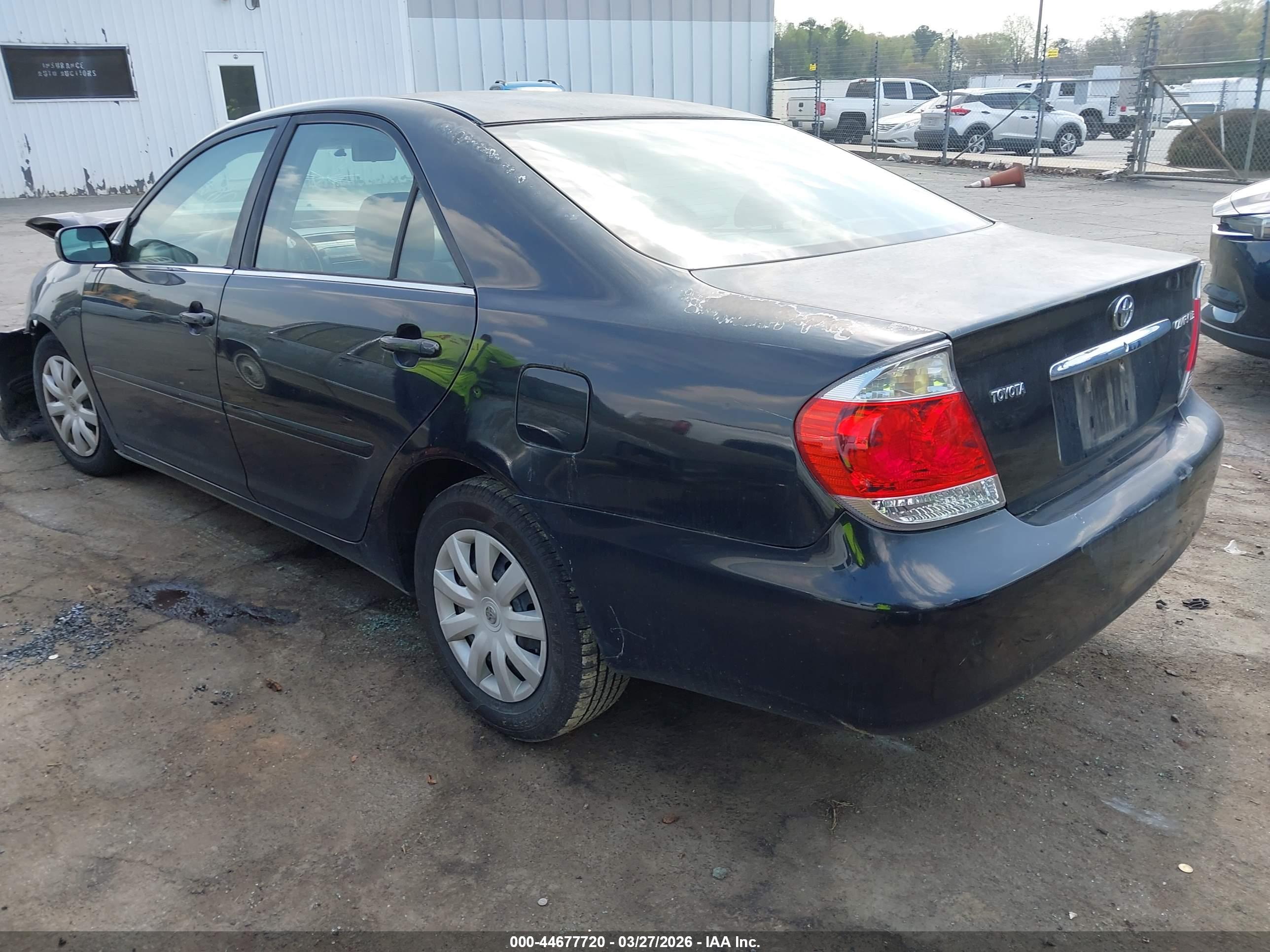 TOYOTA CAMRY image 3