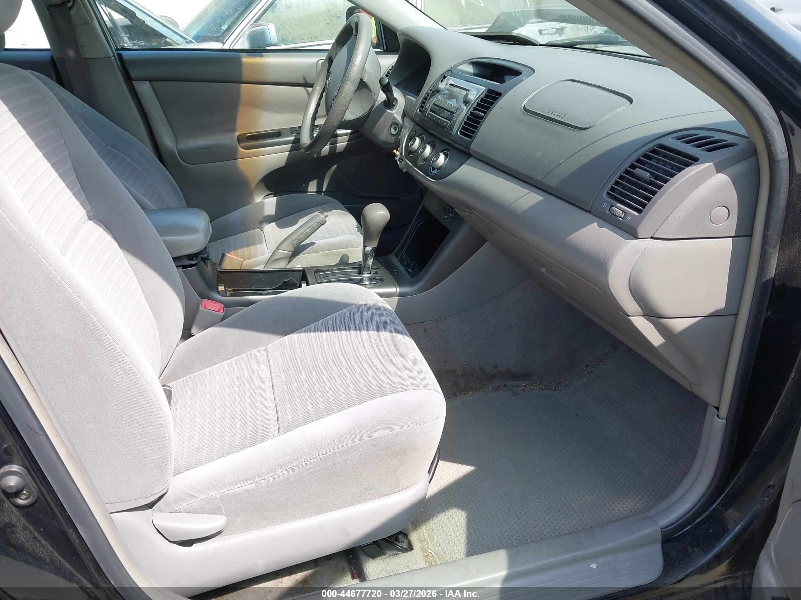 TOYOTA CAMRY image 5