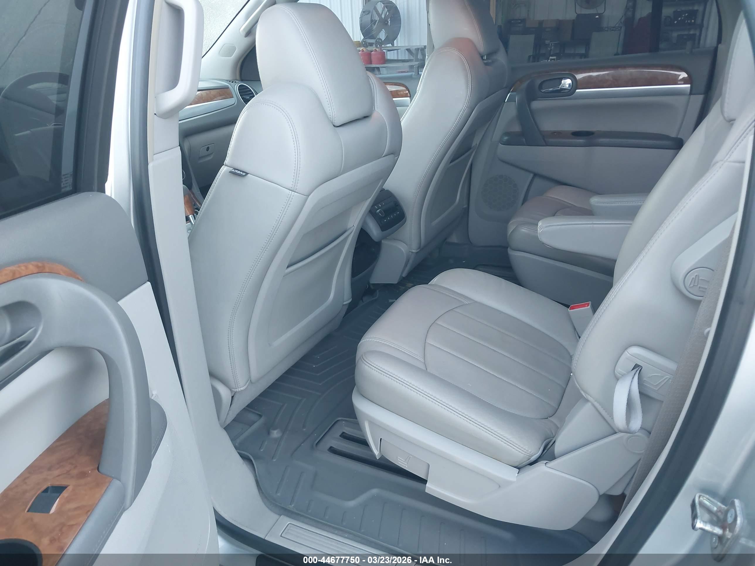 BUICK ENCLAVE image 8