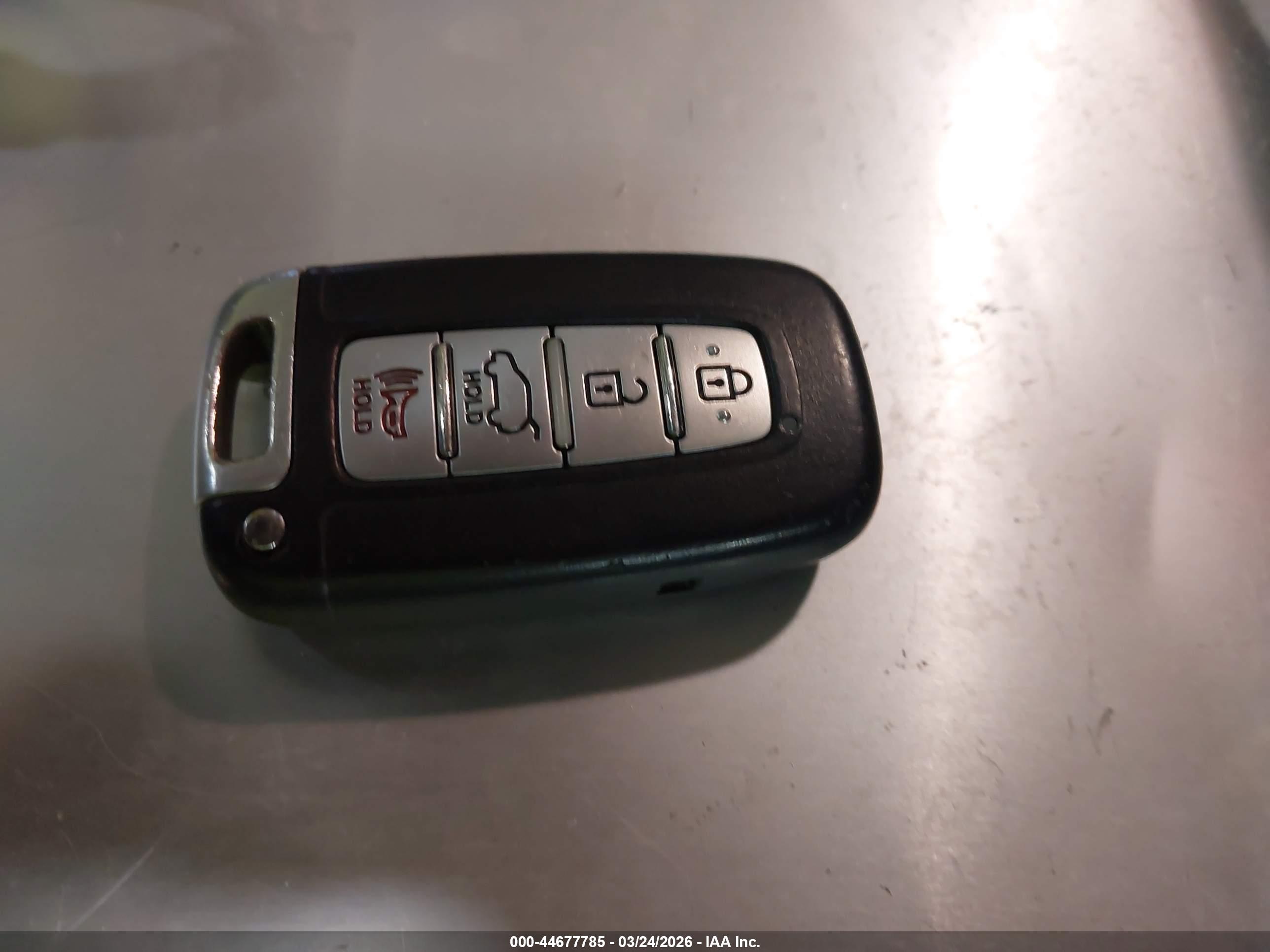 HYUNDAI VELOSTER image 11