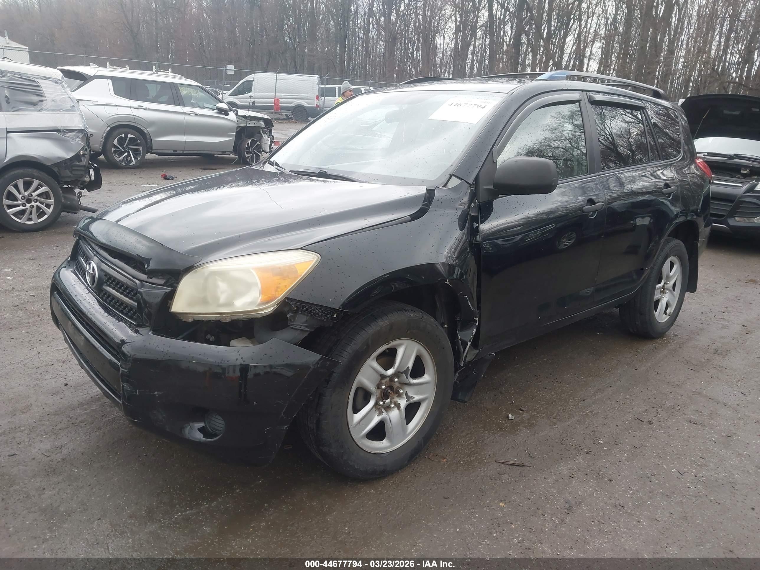 TOYOTA RAV4 image 2