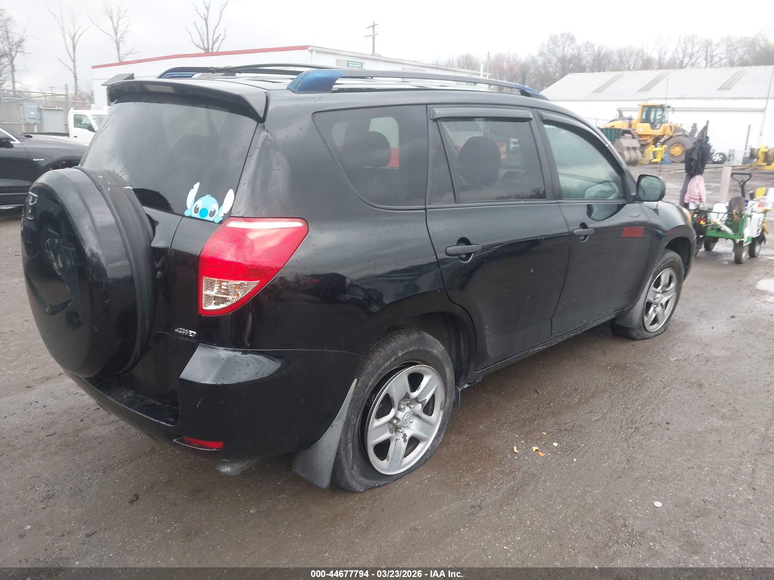 TOYOTA RAV4 image 4