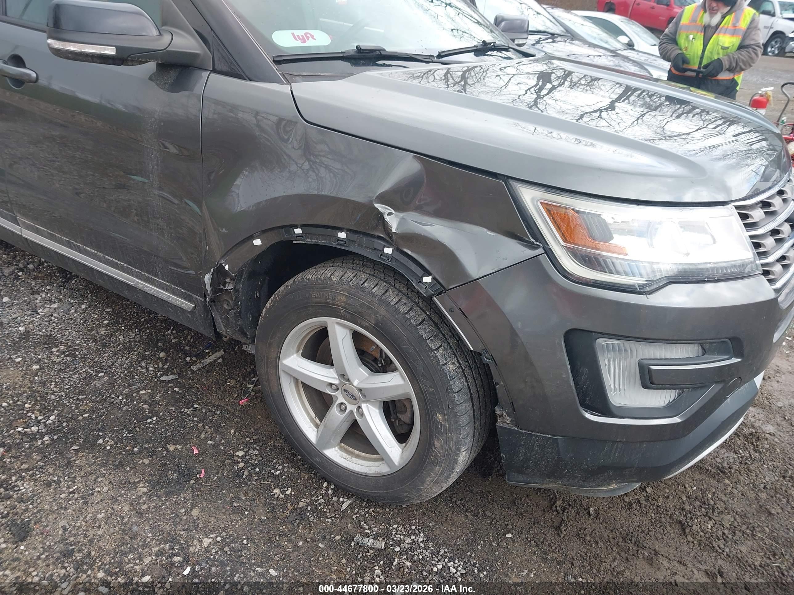 FORD EXPLORER image 6