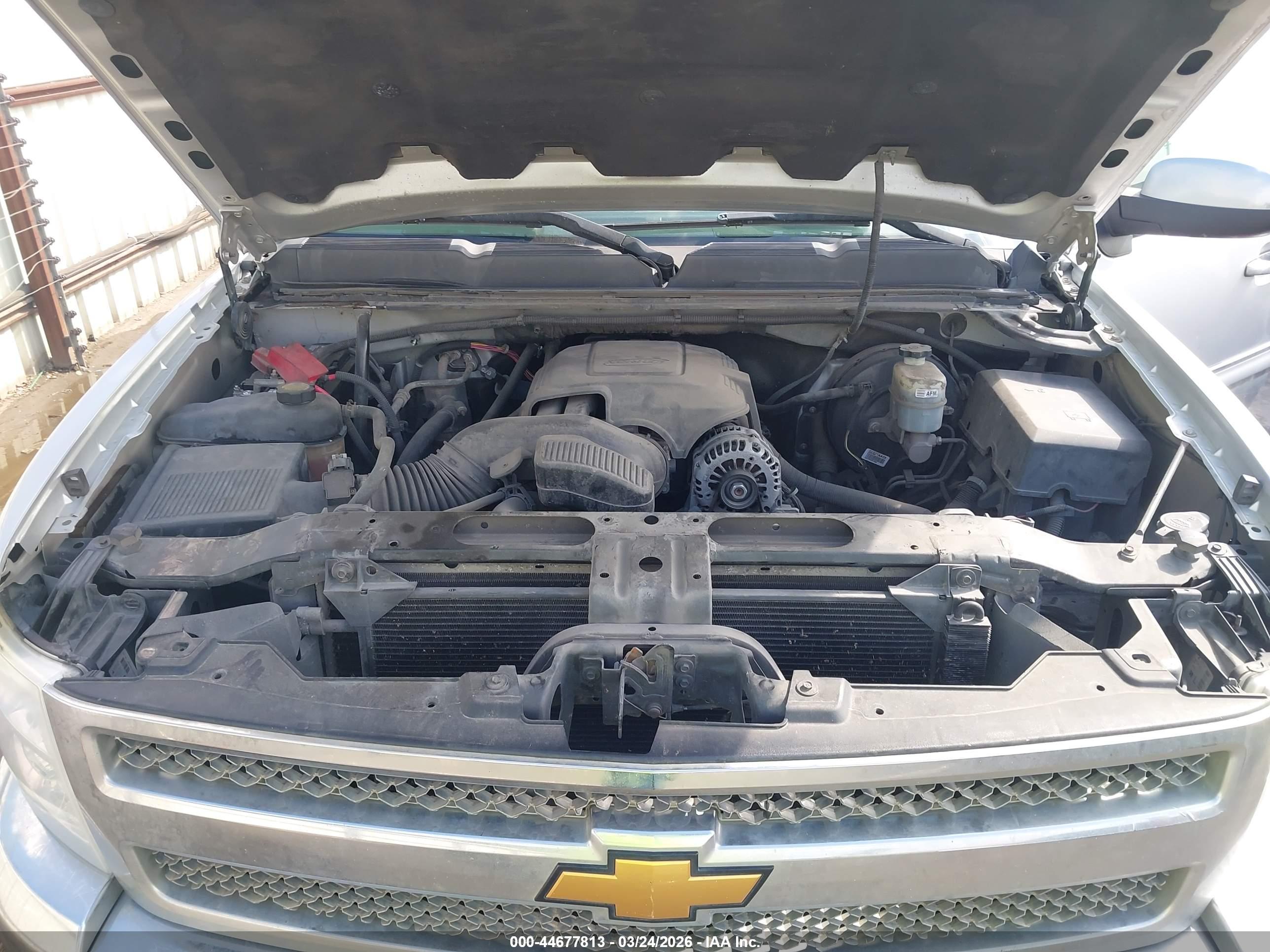 CHEVROLET SILVERADO image 10