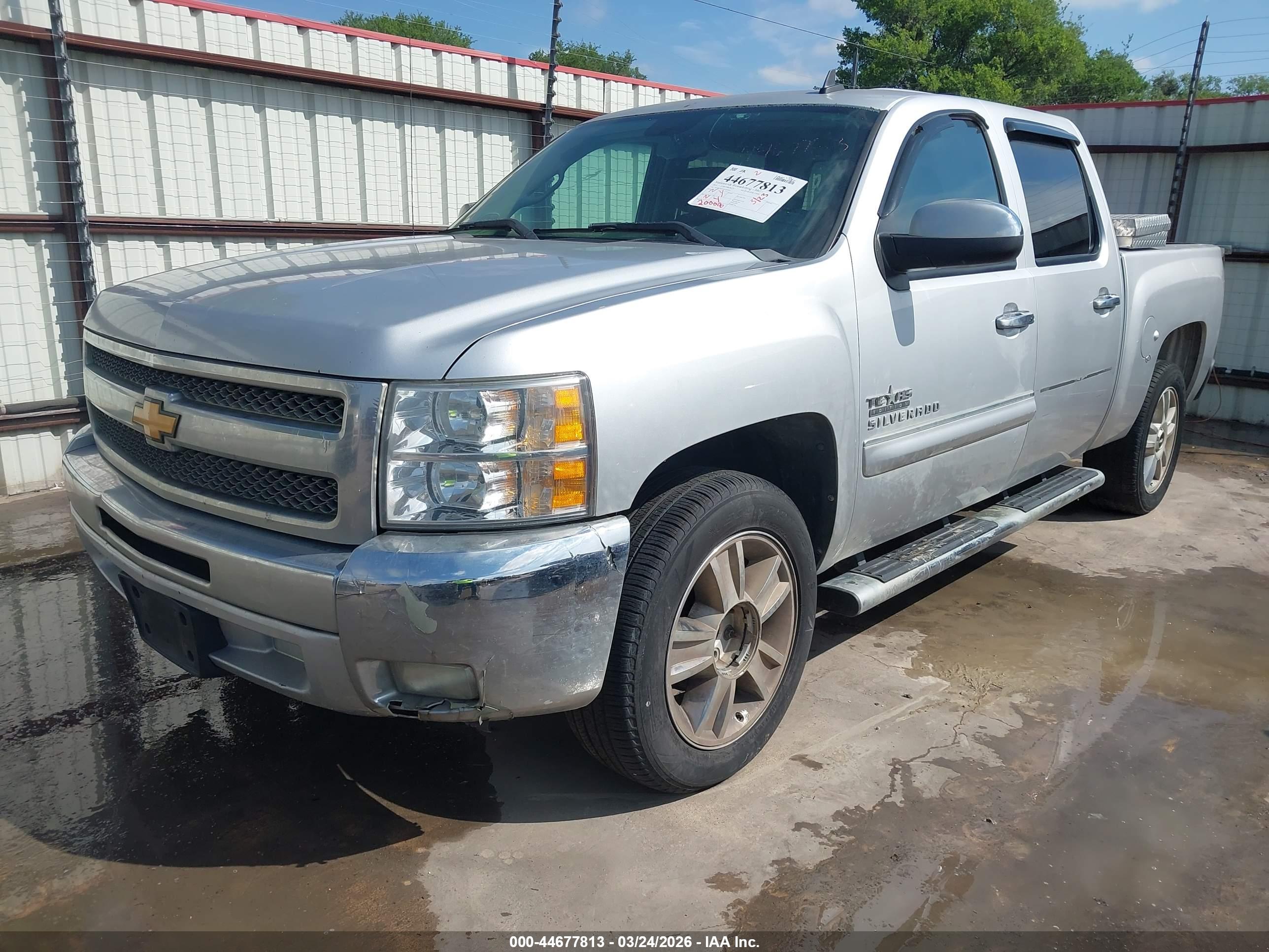 CHEVROLET SILVERADO image 2