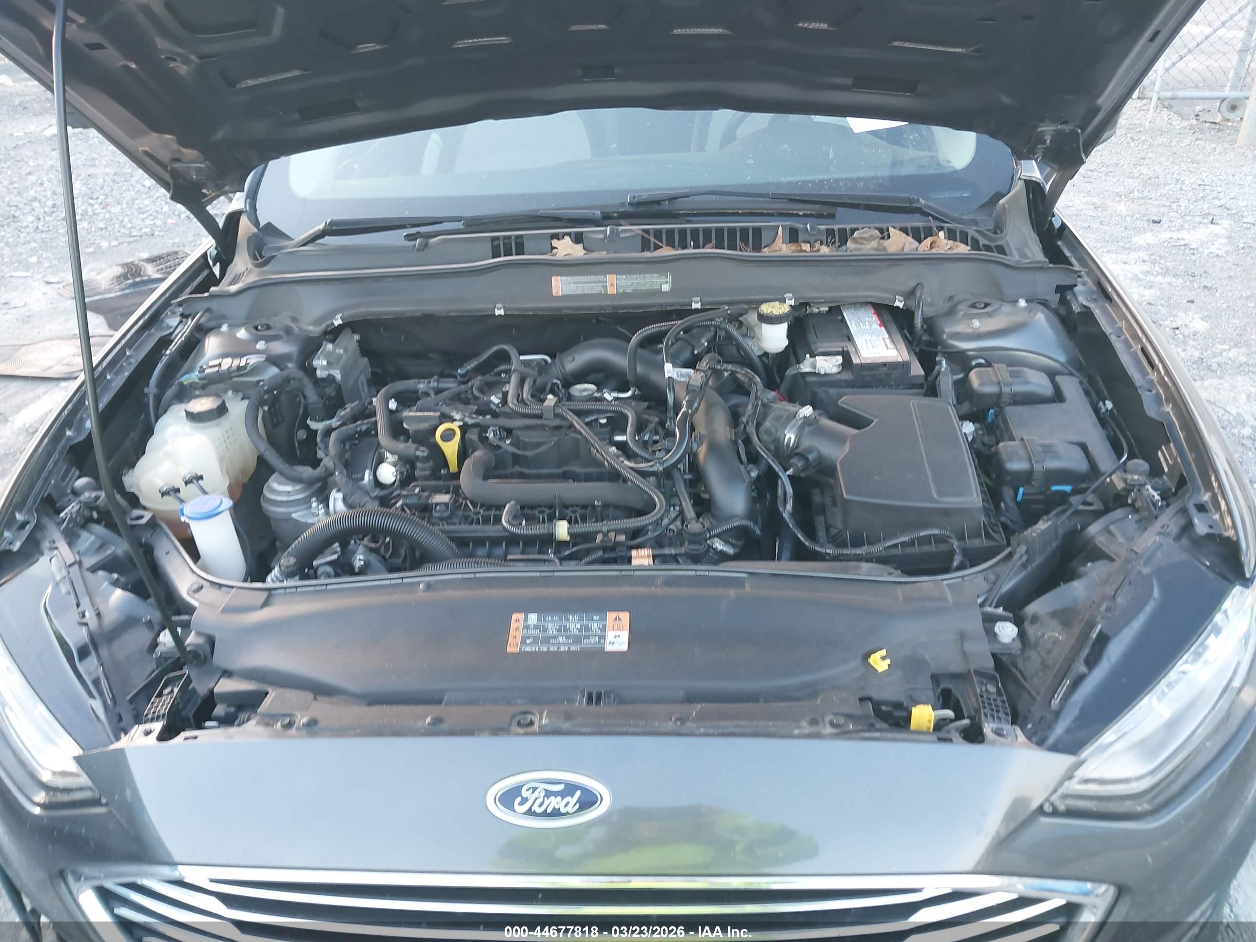 FORD FUSION image 10