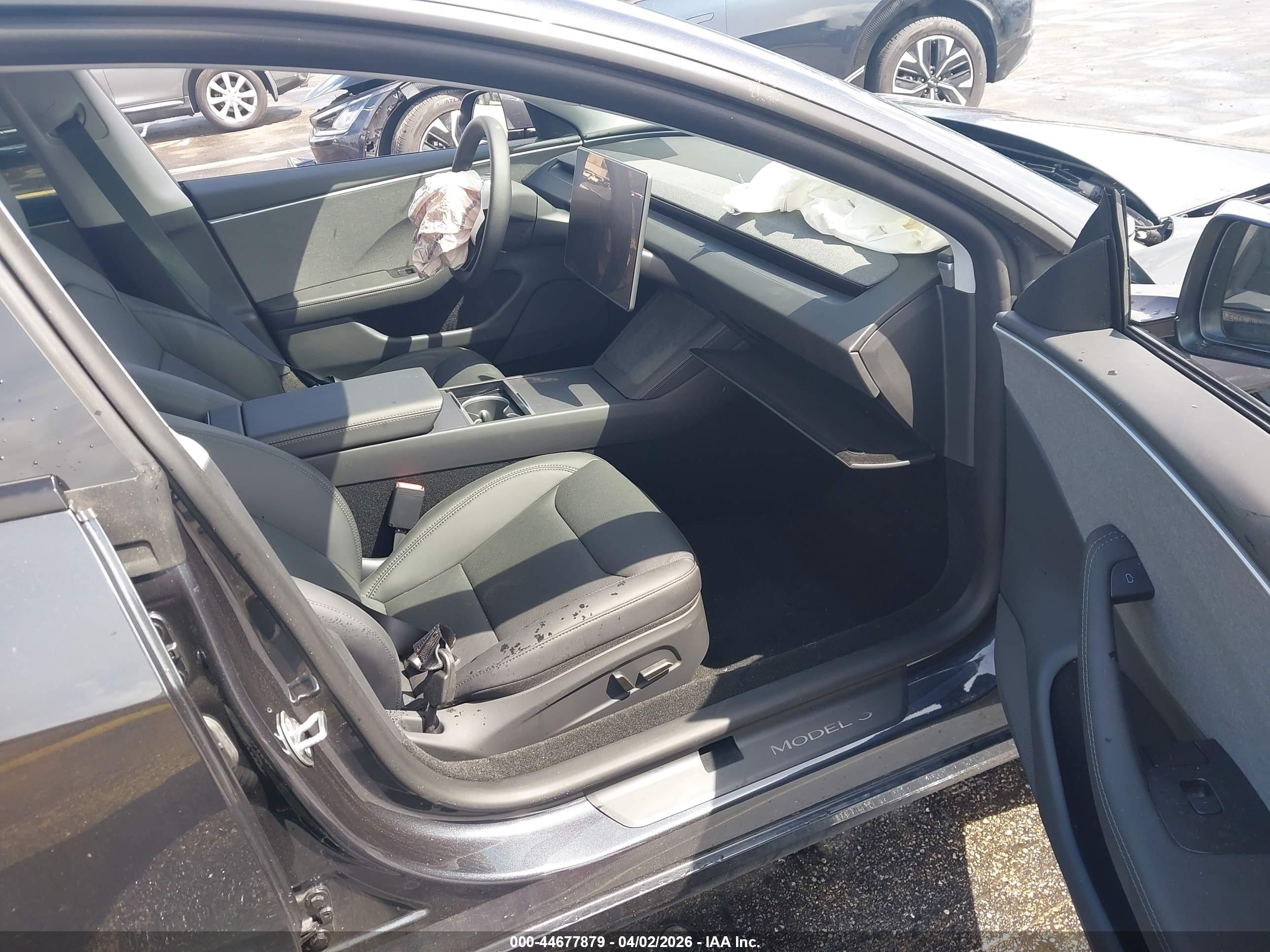 TESLA MODEL image 5