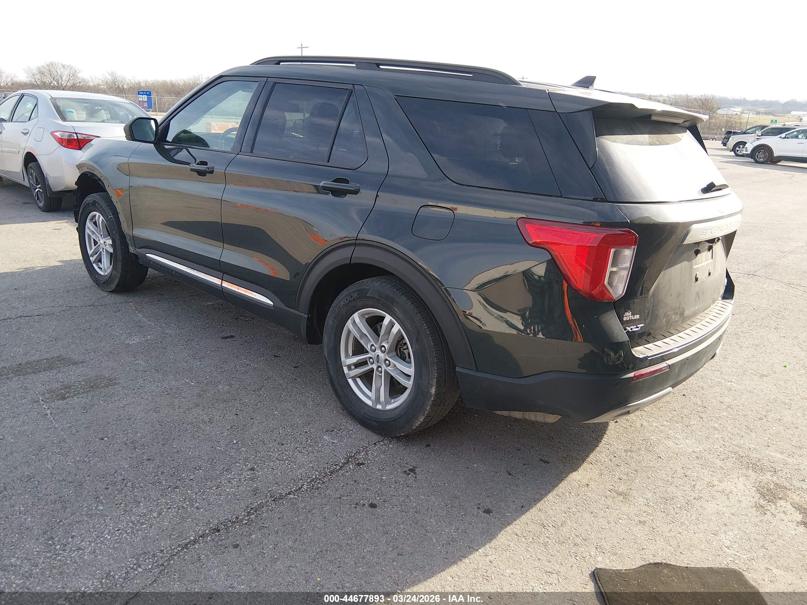 FORD EXPLORER image 3