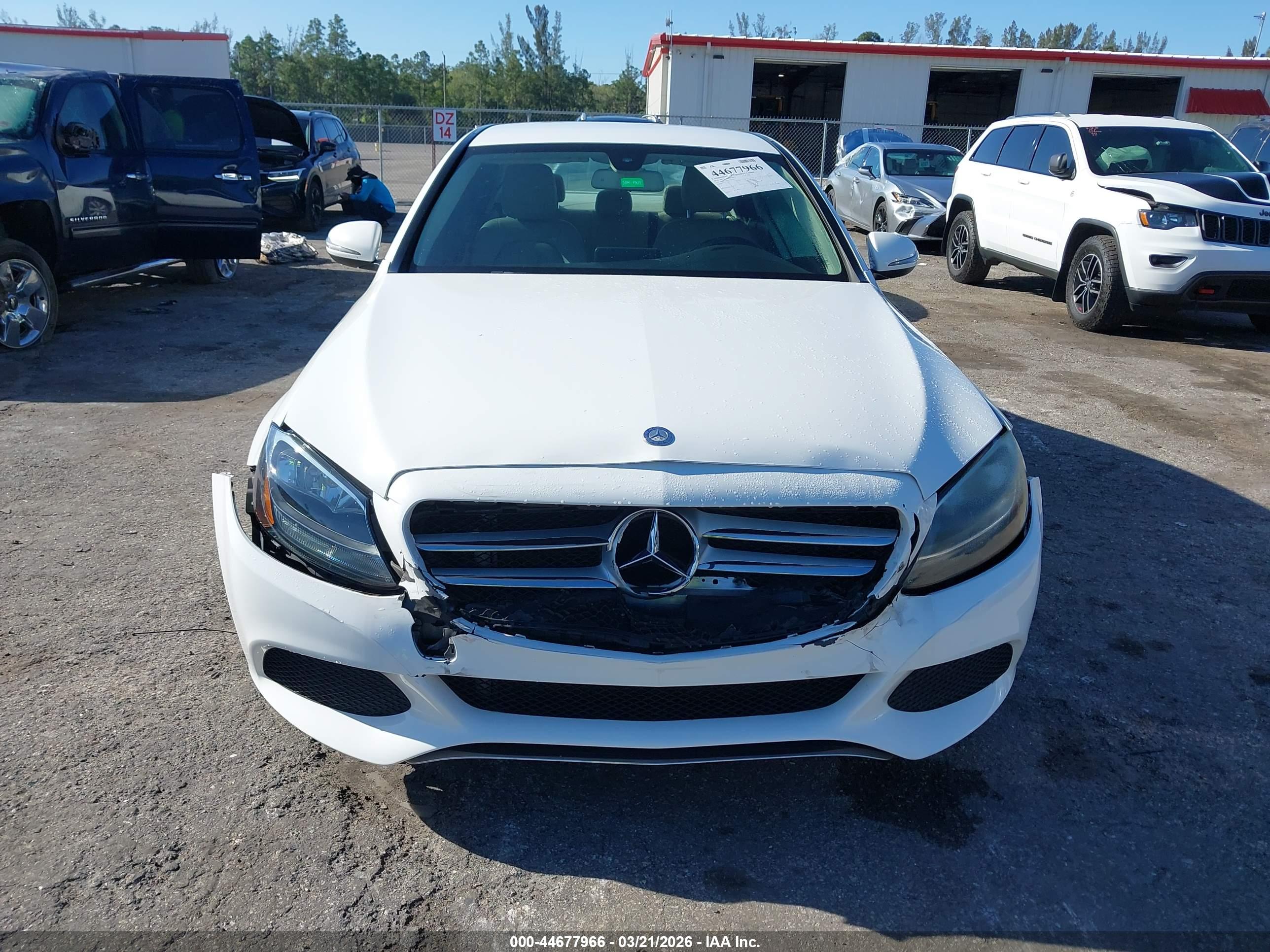 MERCEDES-BENZ C image 6