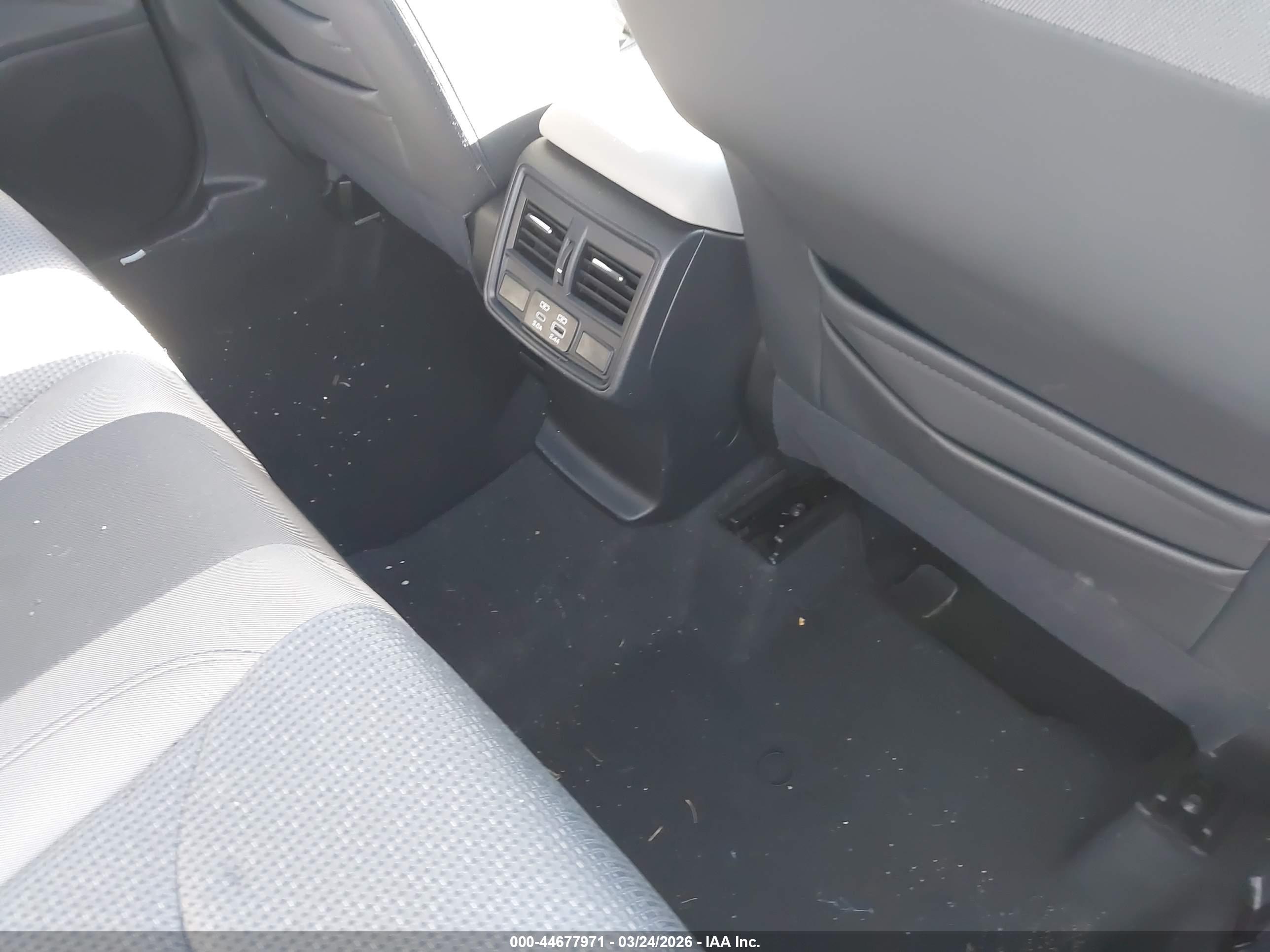 SUBARU FORESTER image 8